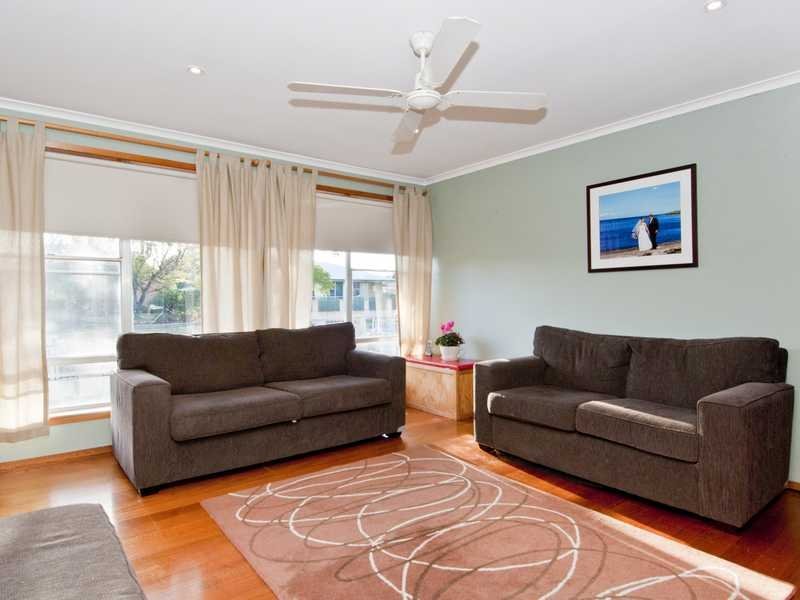 9 Young Street, Breakwater image 3