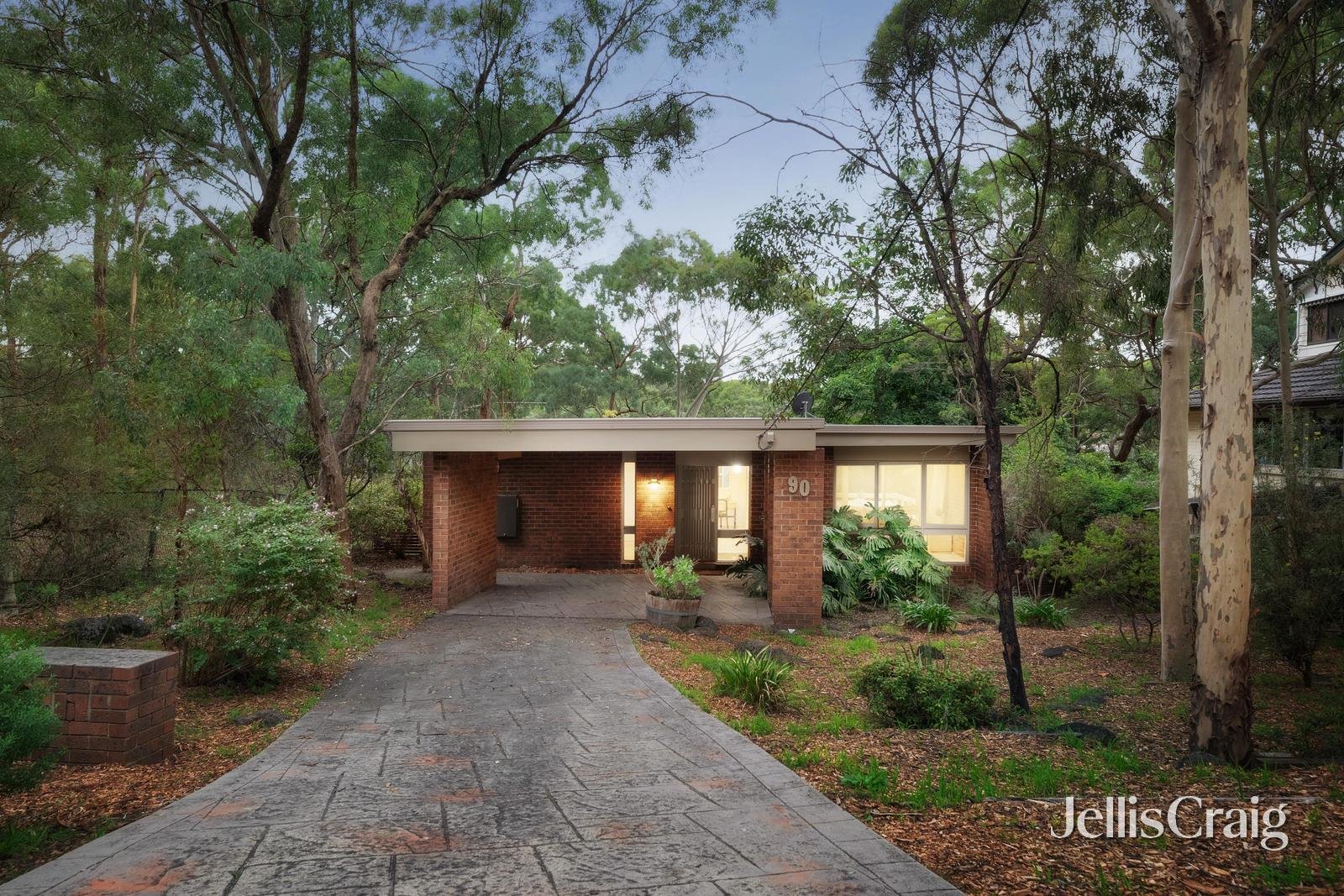 90 Albion Crescent, Greensborough image 1