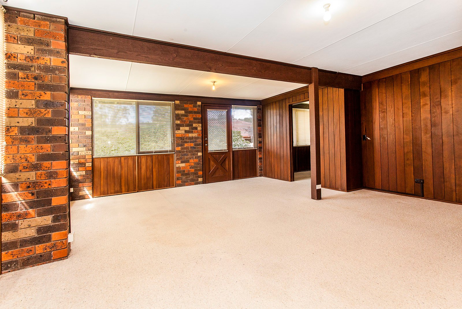 Property Gallery Thumbnail 9
