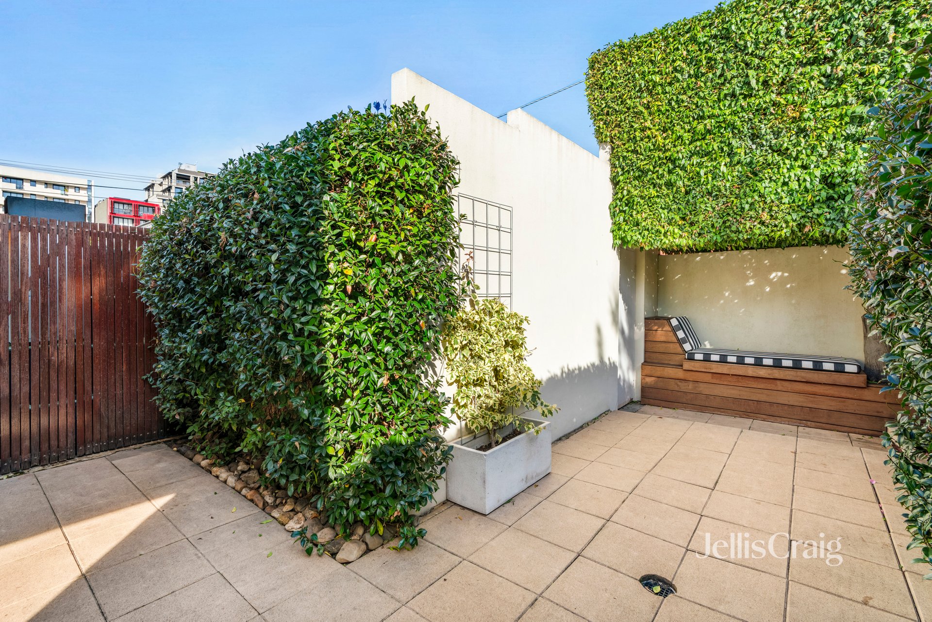 90 Commercial Rd, Prahran image 3