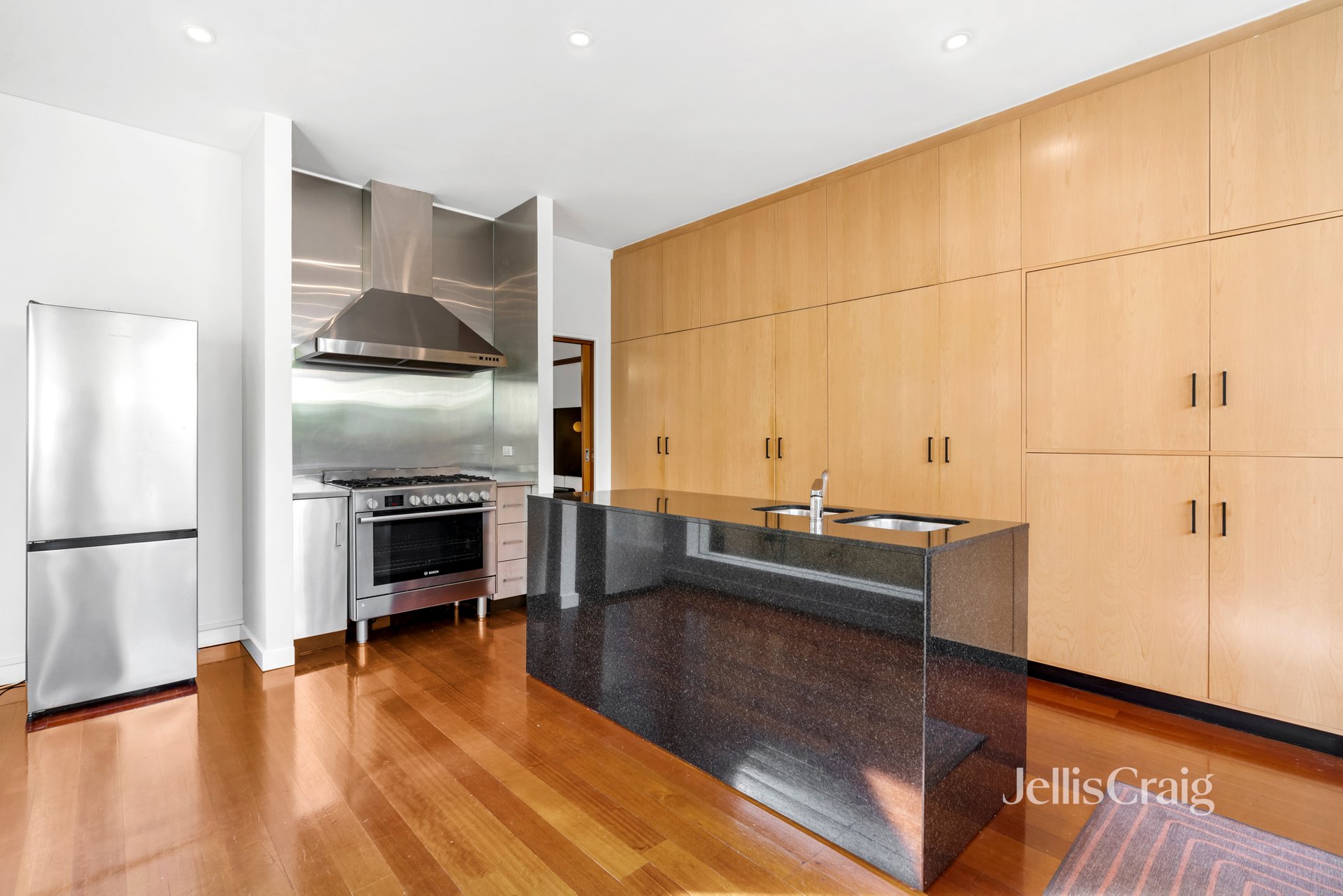90 Commercial Road, Prahran image 4