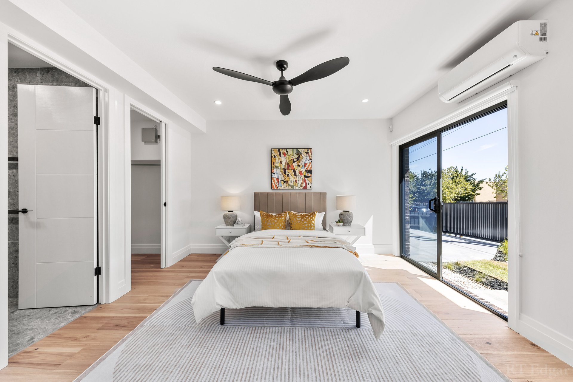 Property Gallery Thumbnail 10