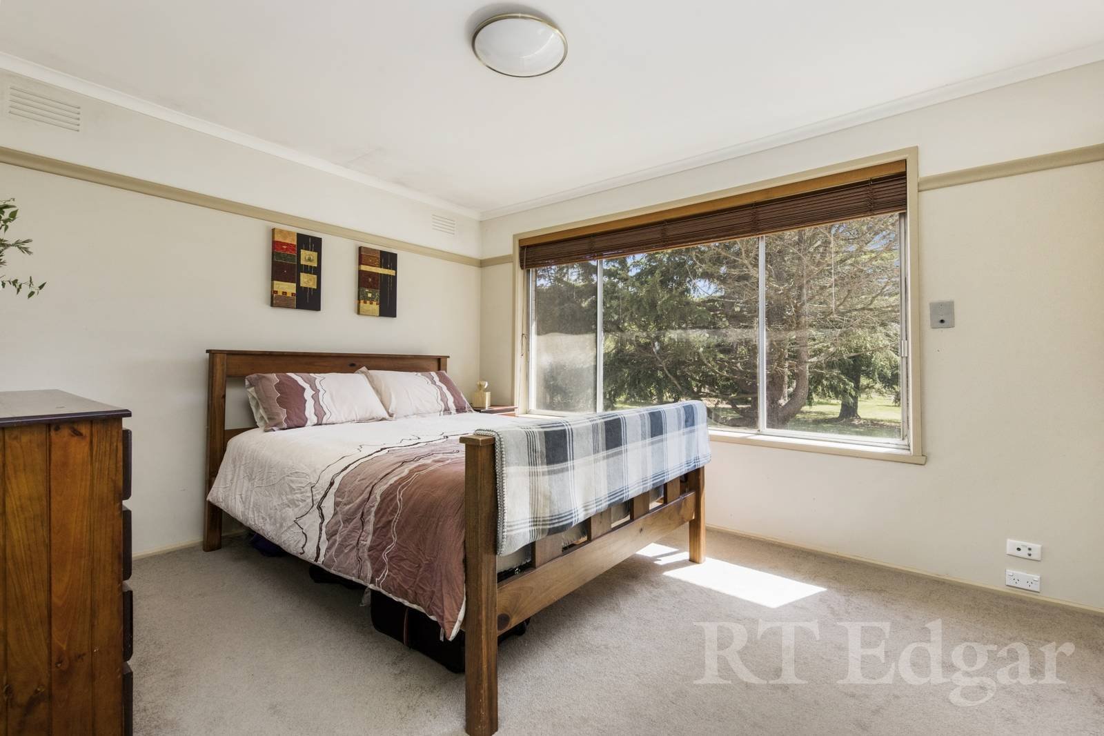 Property Gallery Thumbnail 8