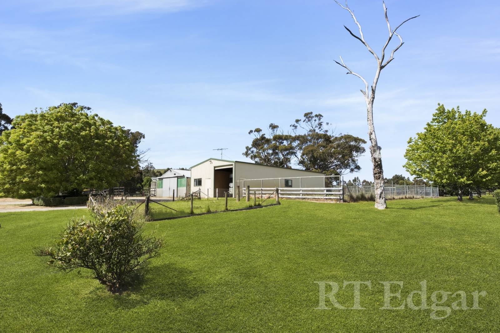 Property Gallery Thumbnail 16