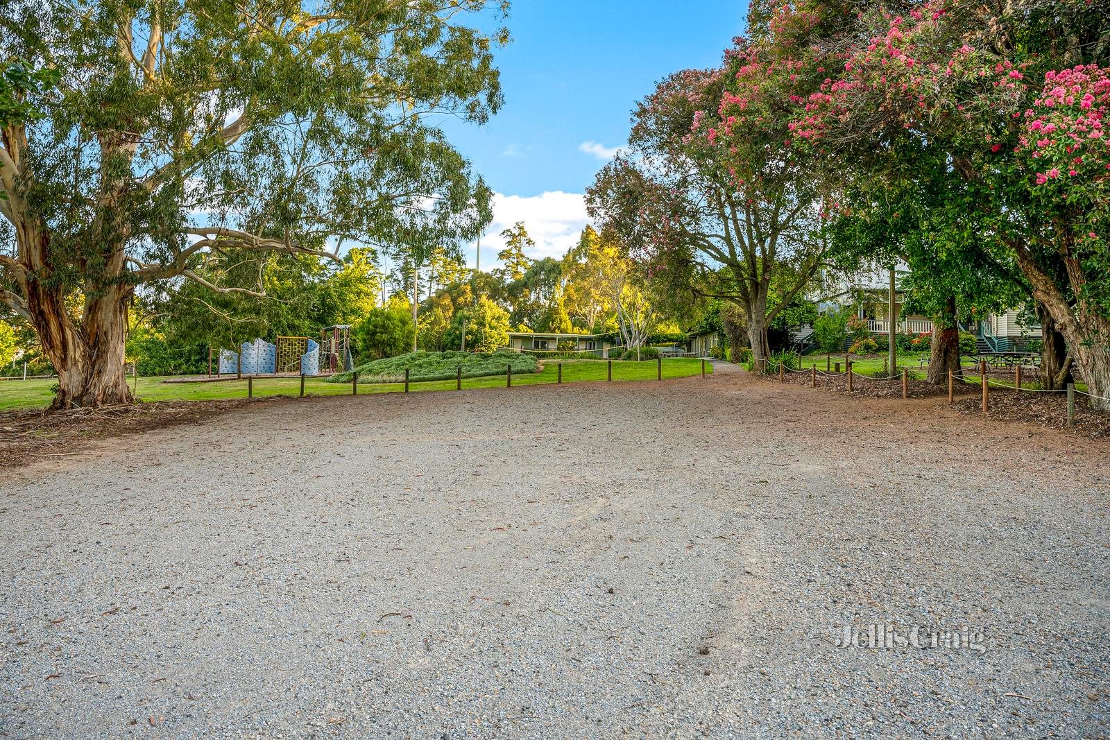 90 Lewis Road, Silvan image 13