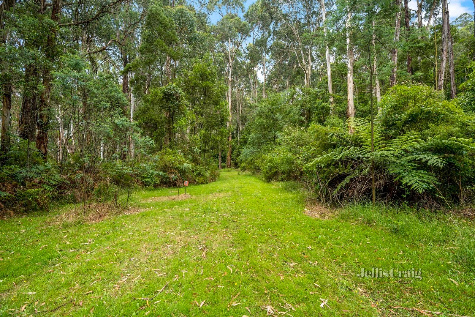 90 Lewis Road, Silvan image 18