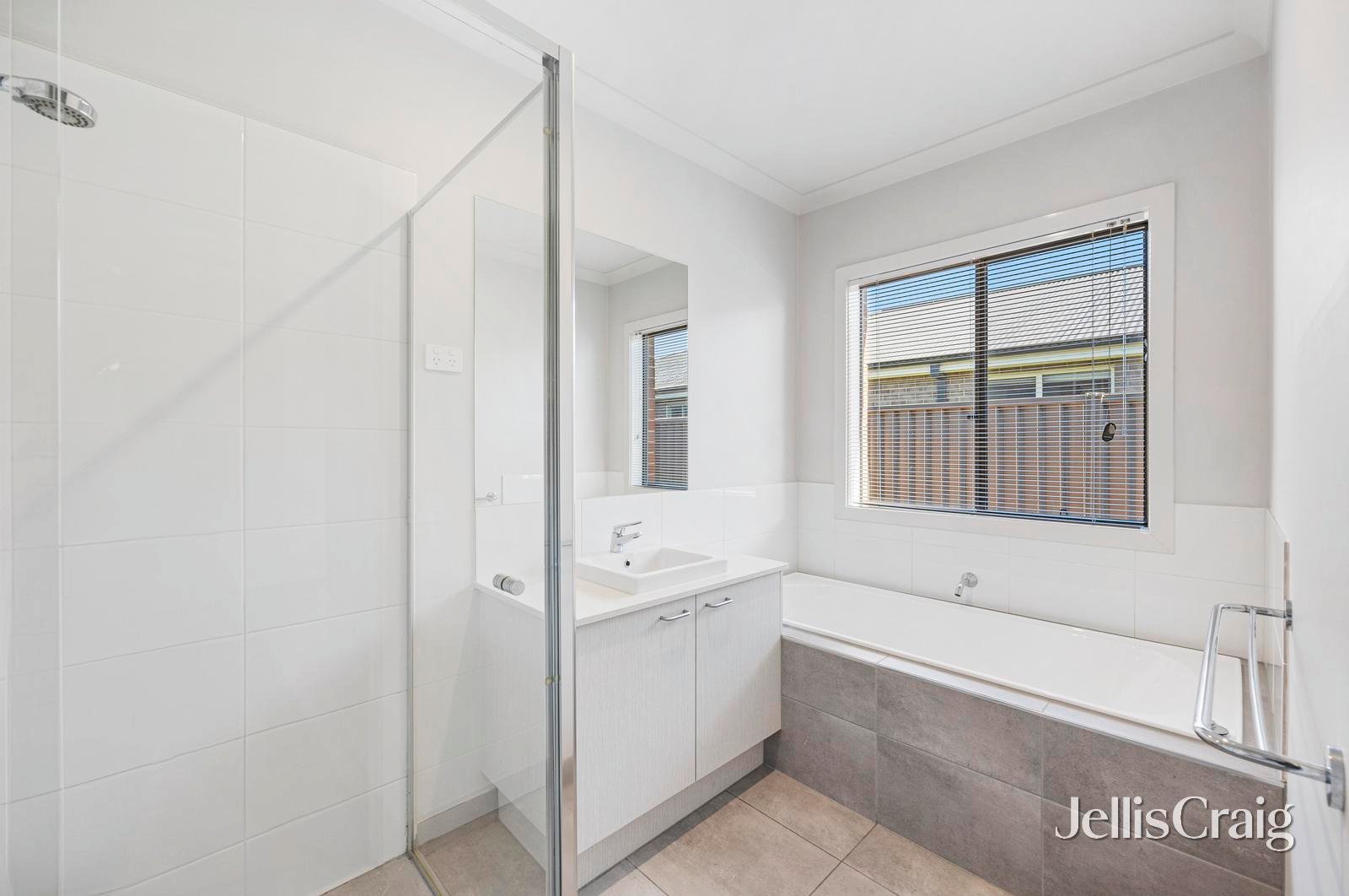 90 Lugano Avenue, Alfredton image 5