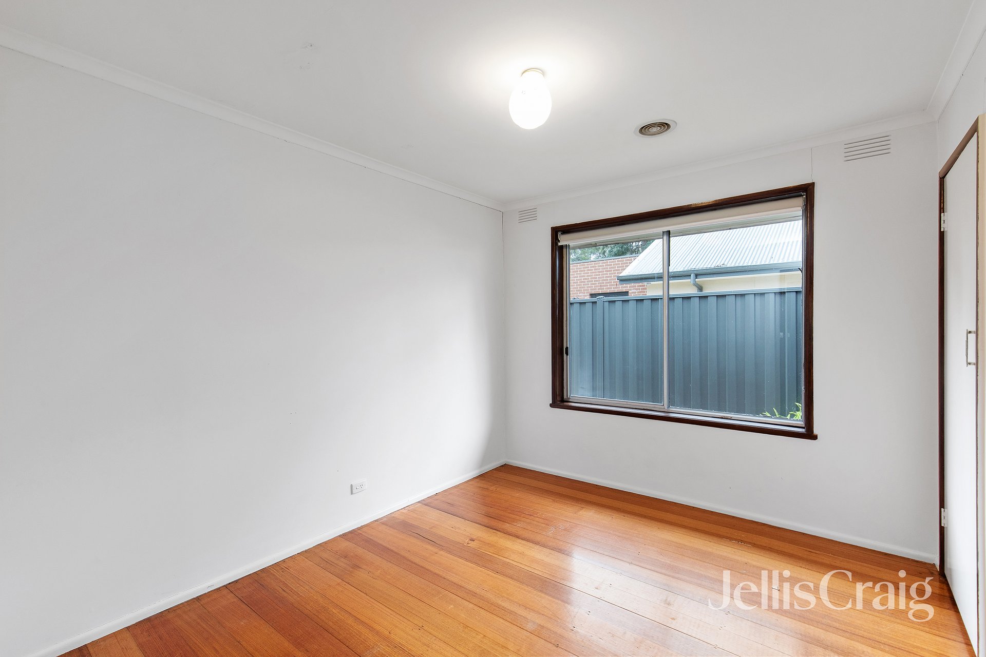 90 Railway Parade, Eltham image 9