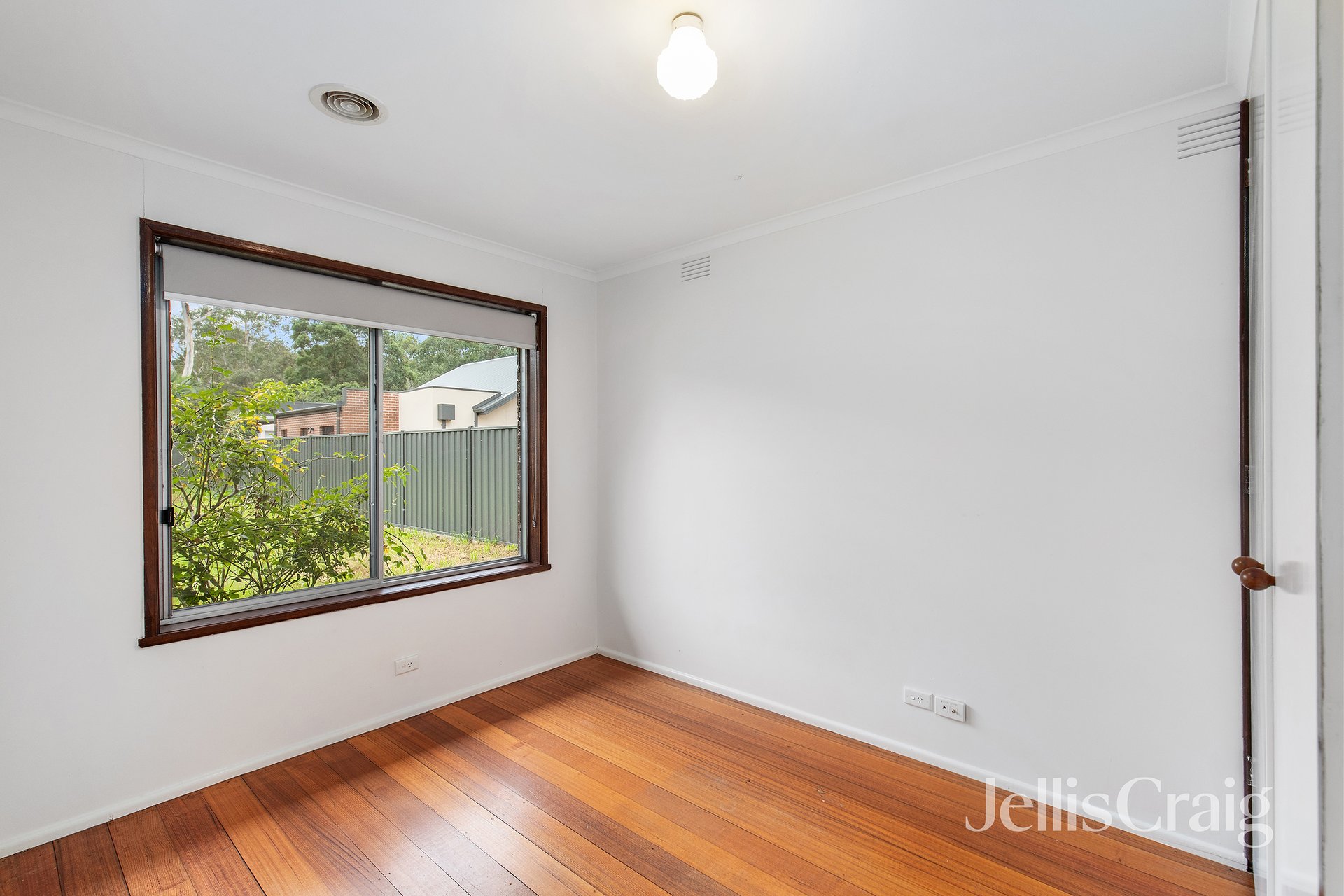 90 Railway Road, Eltham image 8