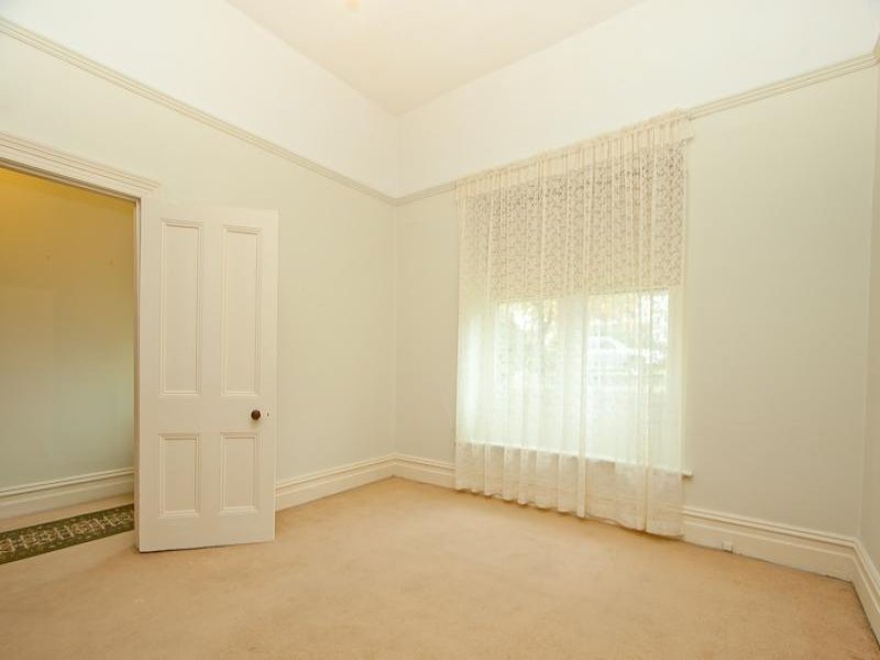 90 Rochester Road, Balwyn image 6