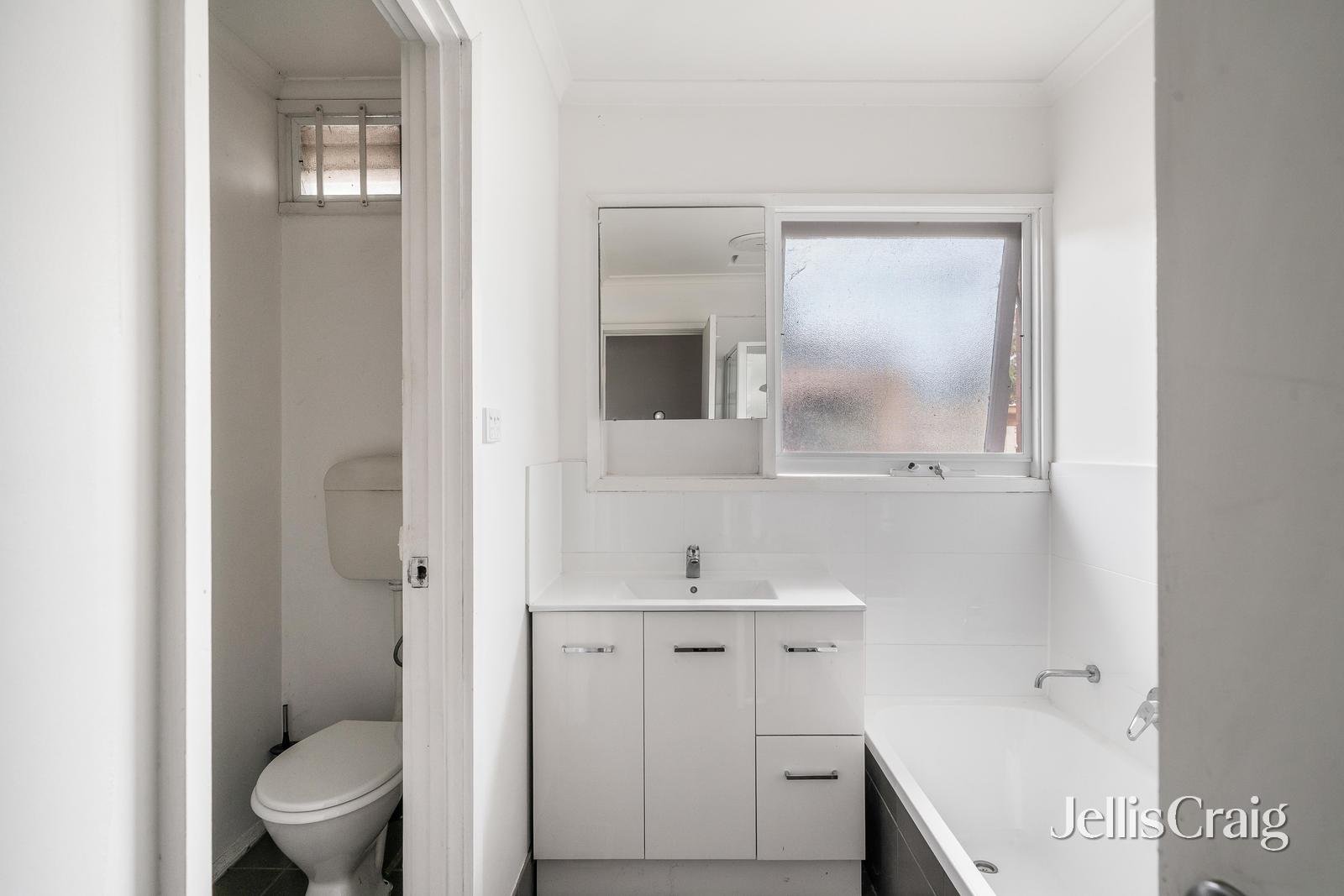 90 Somers Avenue, Macleod image 9