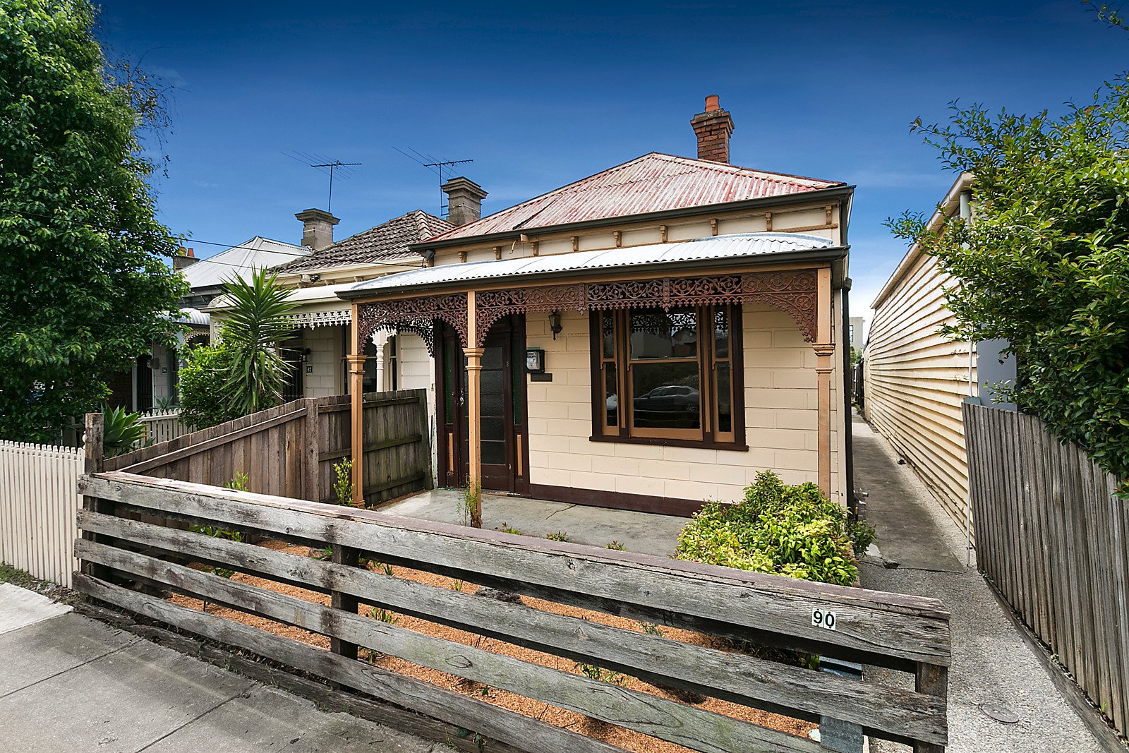 90 St Leonards Road, Ascot Vale VIC 3032