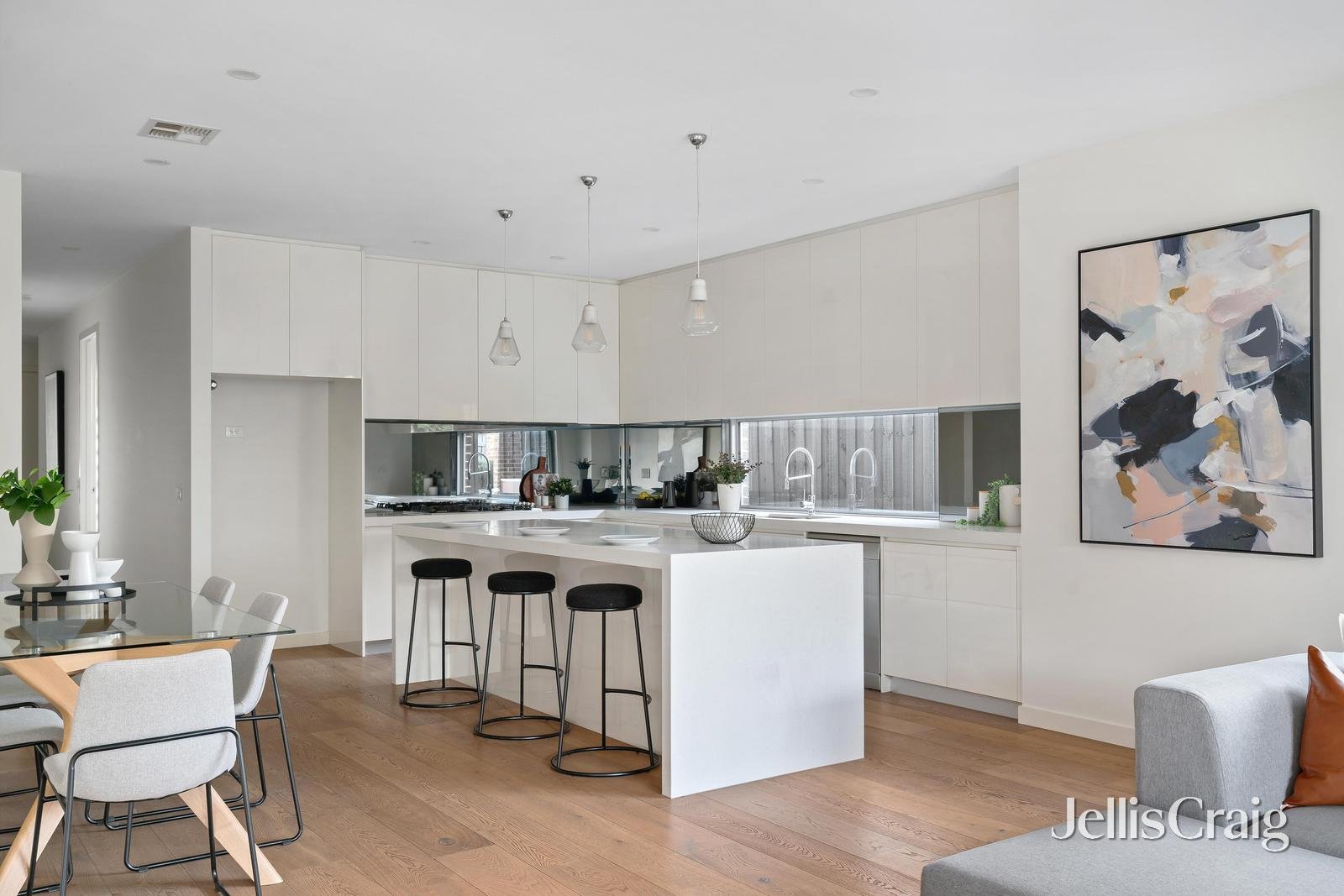 90 Tudor Street, Bentleigh East image 3