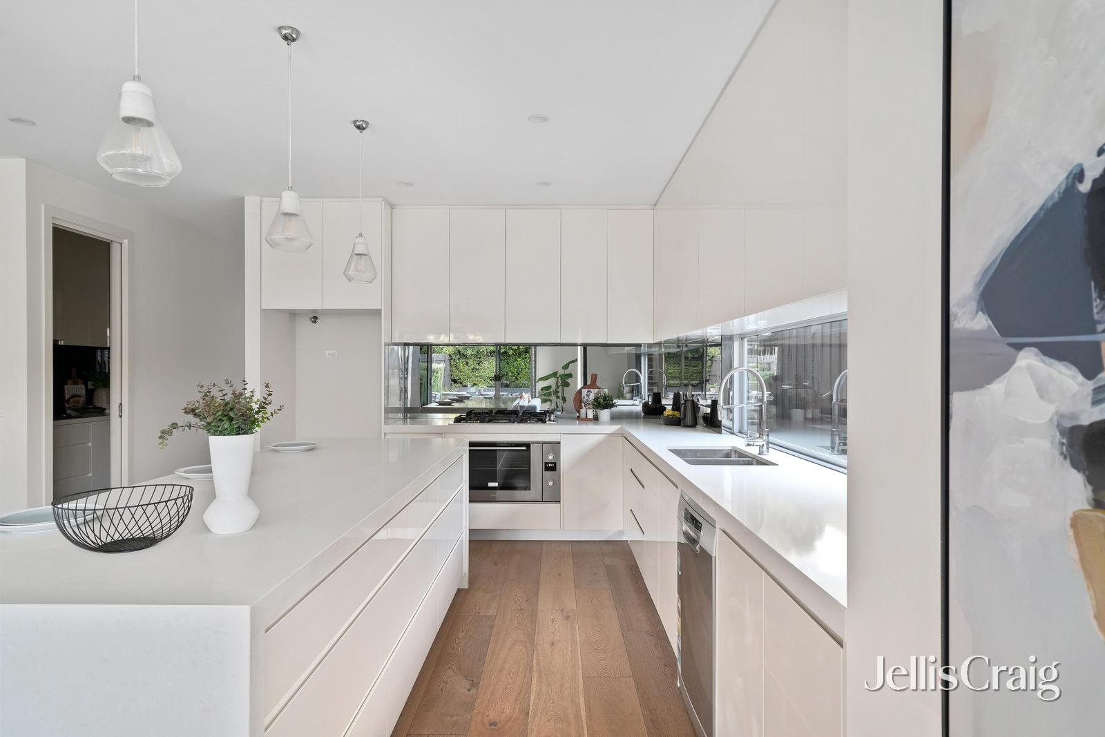 90 Tudor Street, Bentleigh East image 5