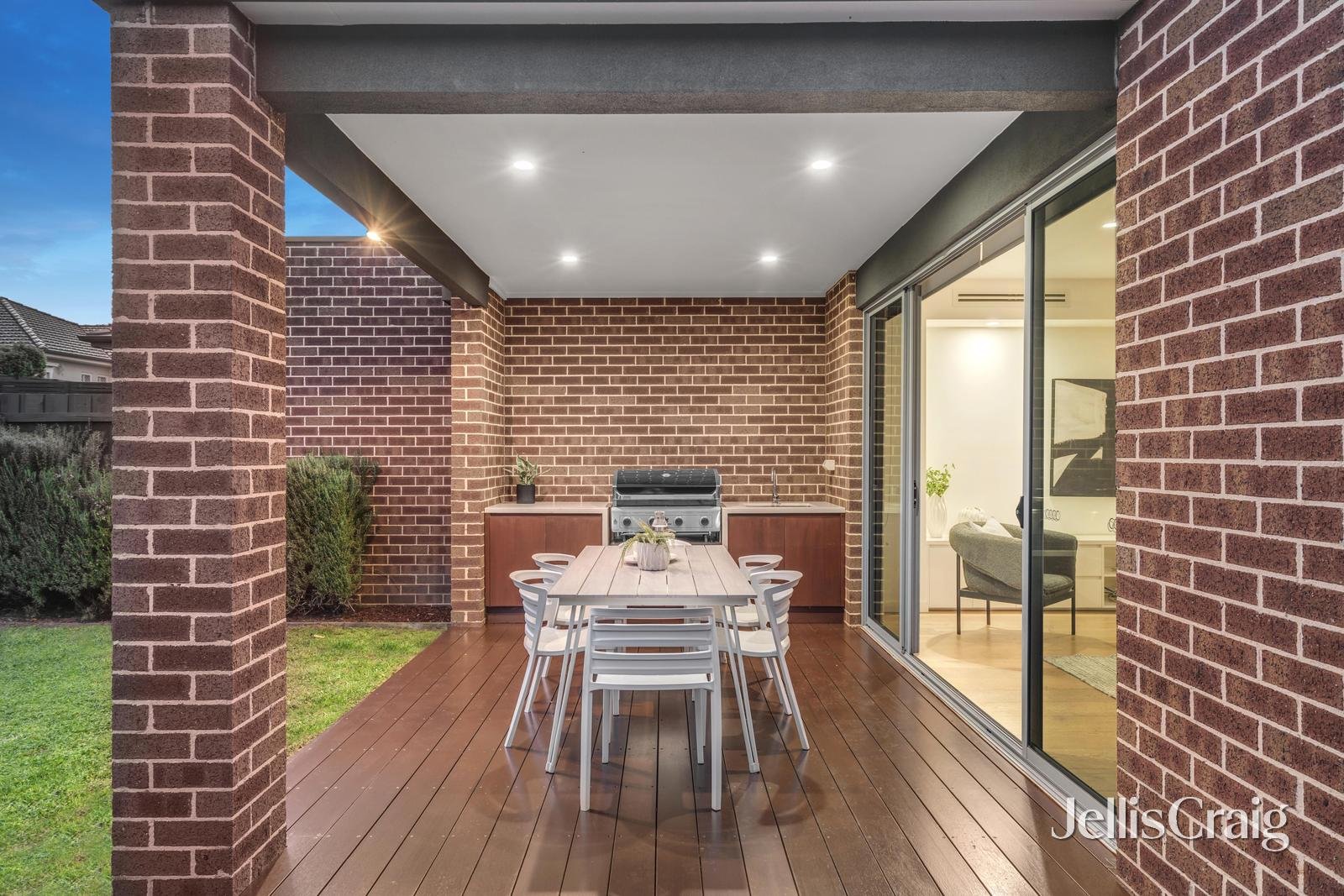 90 Tudor Street, Bentleigh East image 13