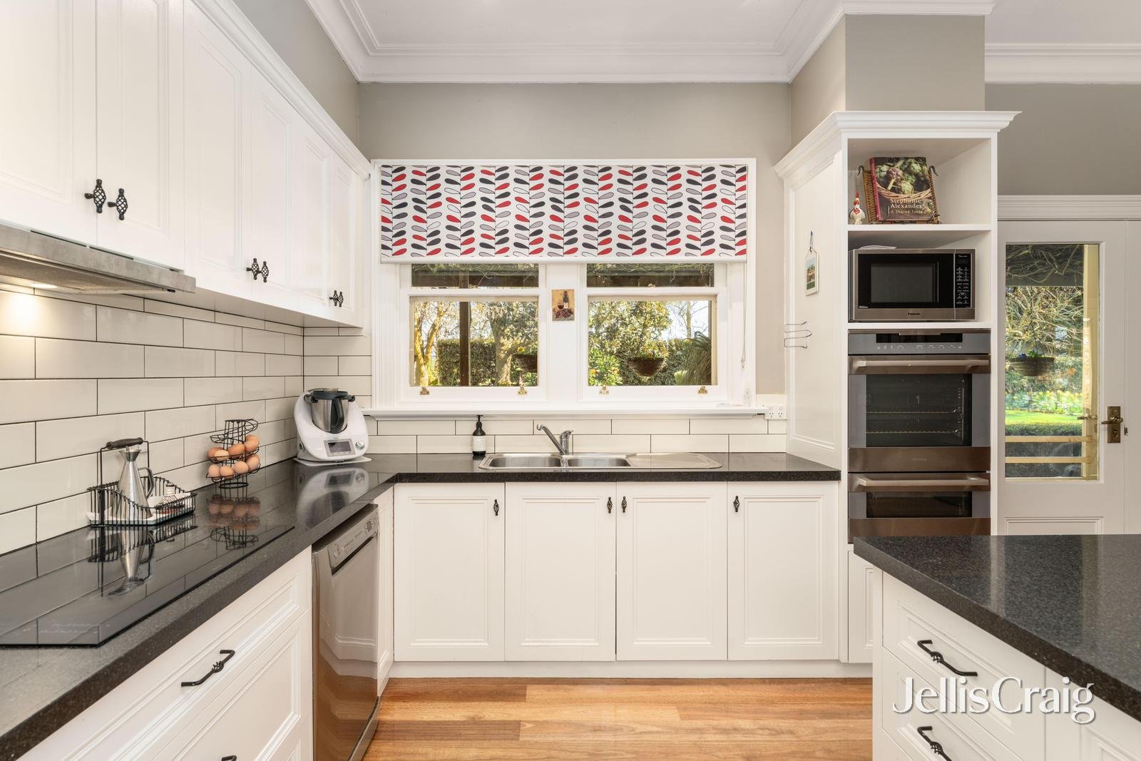 90 Whitehands Road, Weatherboard image 15