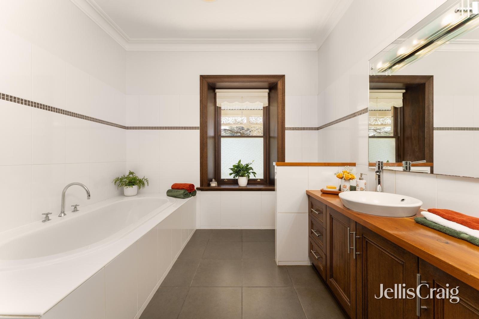 90 Whitehands Road, Weatherboard image 17