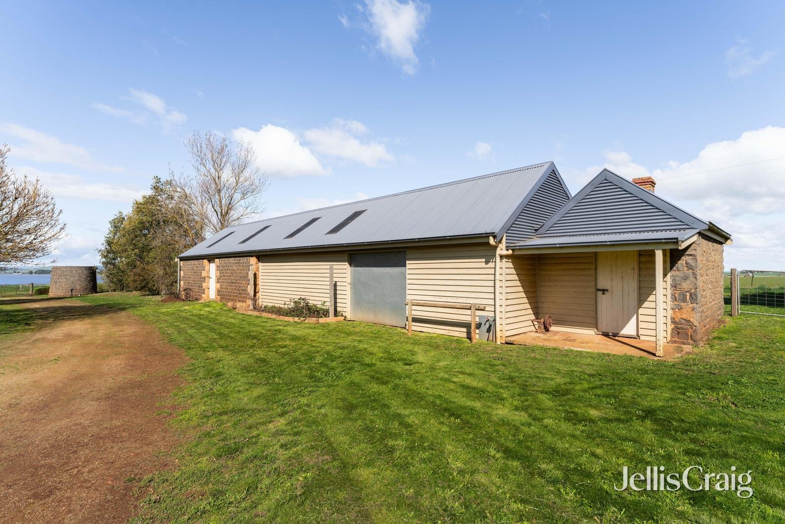 90 Whitehands Road, Weatherboard image 24