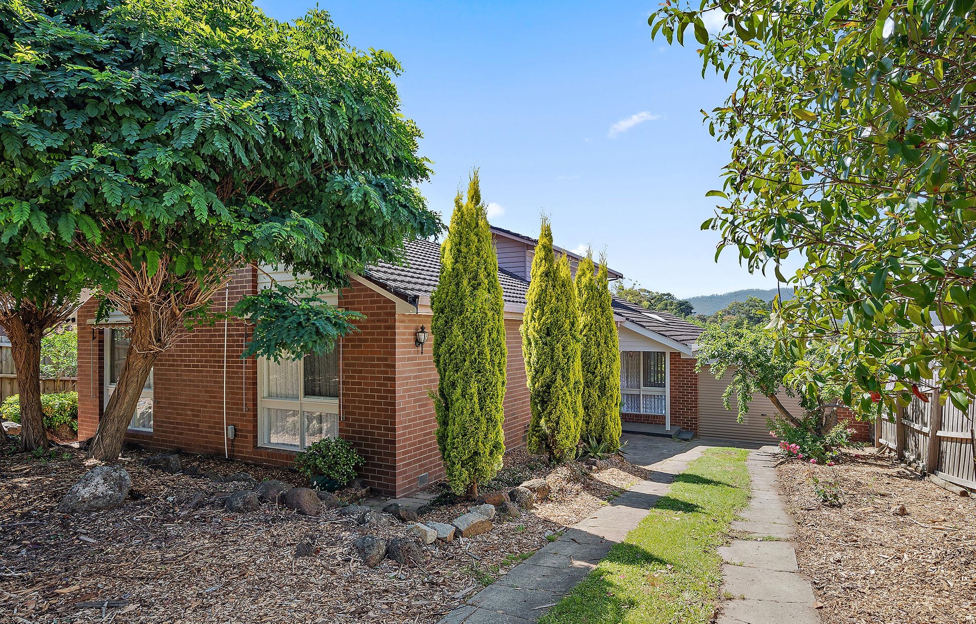 90 Winyard Drive, Mooroolbark image 1