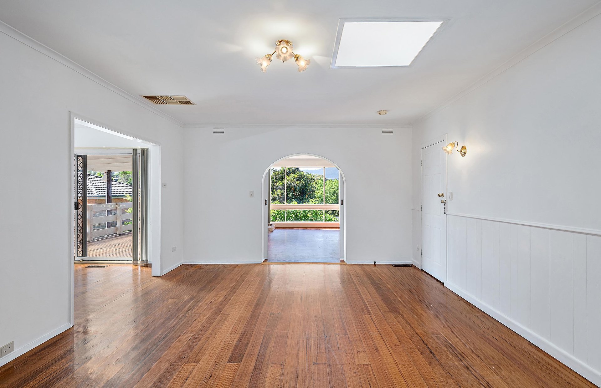 90 Winyard Drive, Mooroolbark image 5