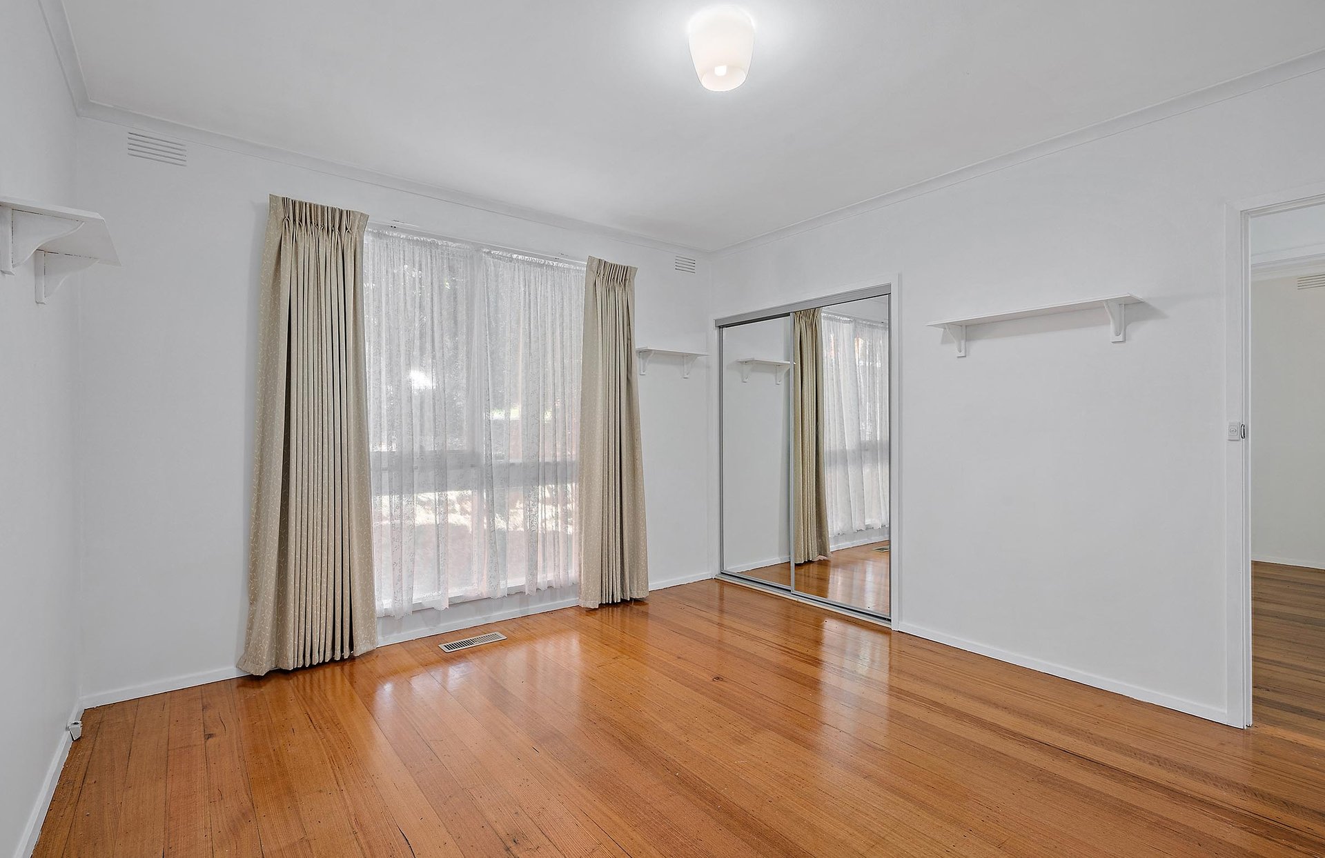 90 Winyard Drive, Mooroolbark image 9