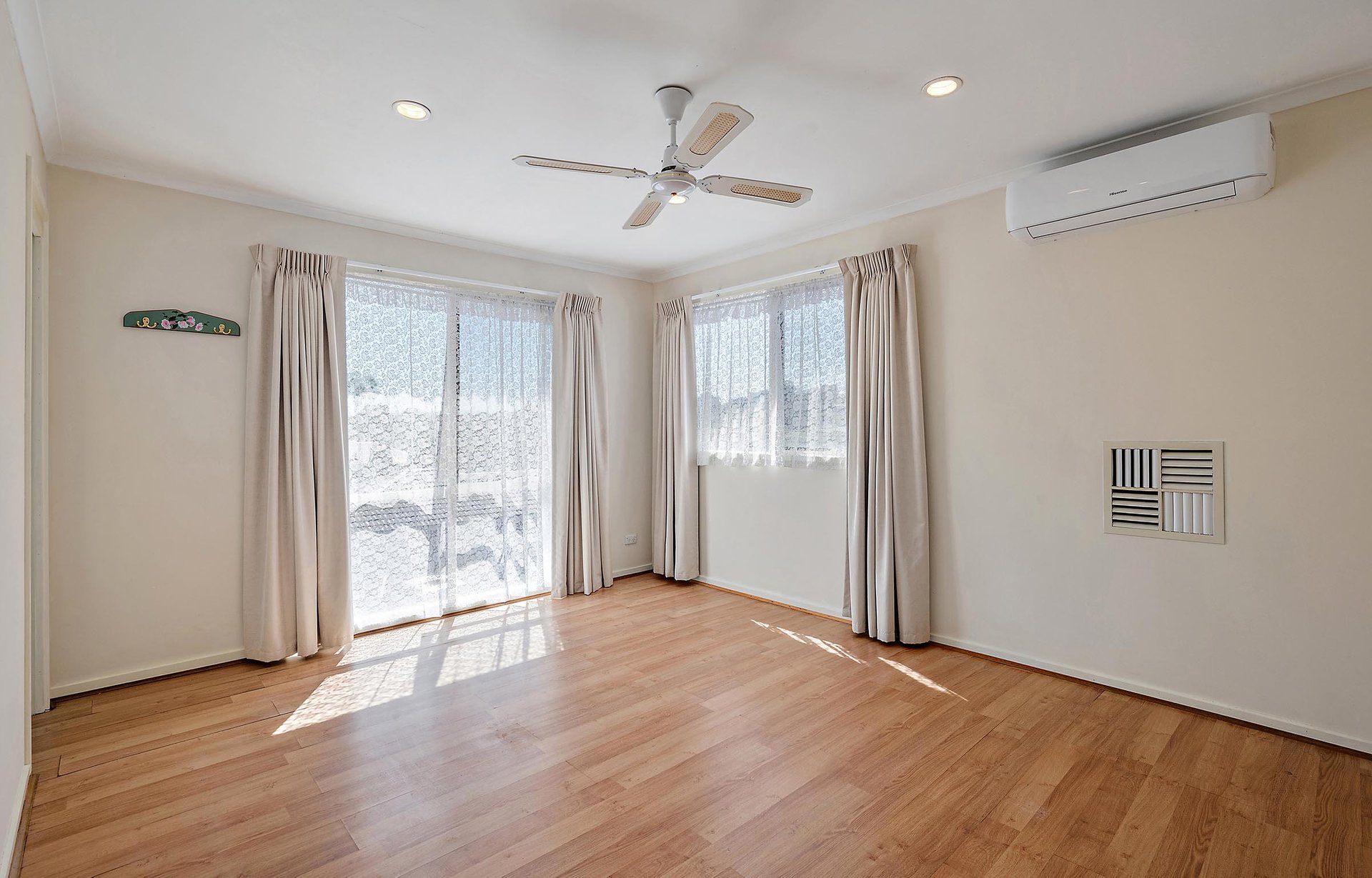 90 Winyard Drive, Mooroolbark image 10
