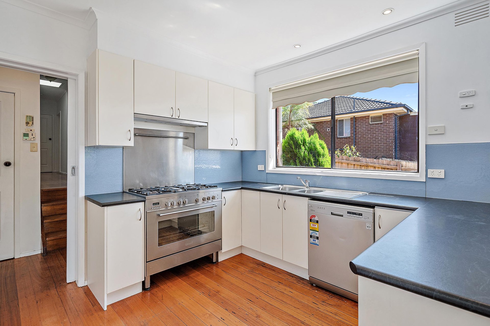 90 Winyard Drive, Mooroolbark image 2