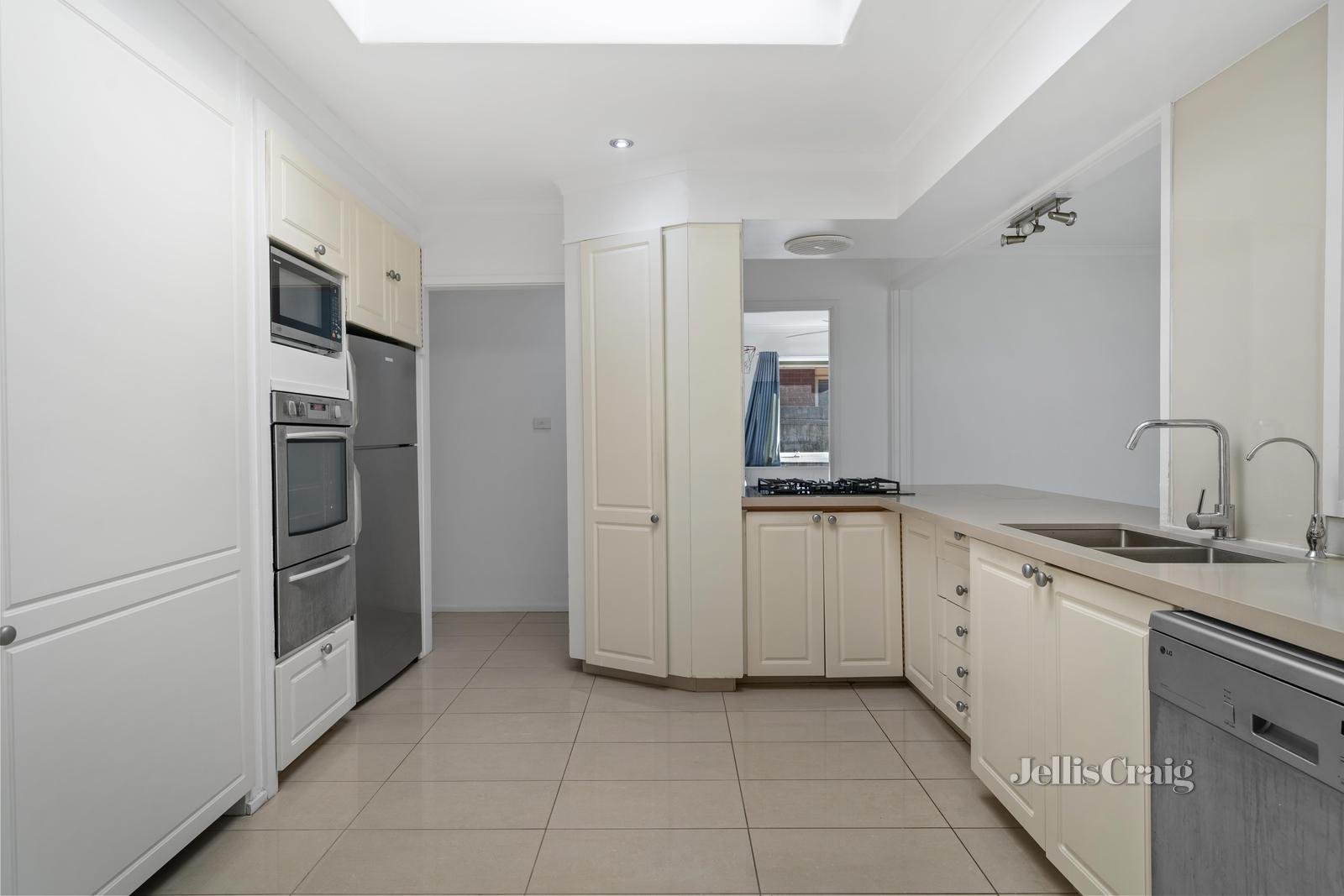 901 Waverley Road, Glen Waverley image 3