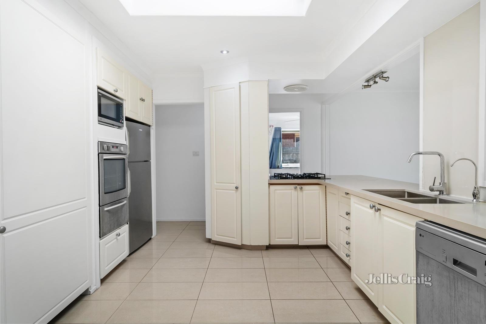 901 Waverley Road, Glen Waverley image 3