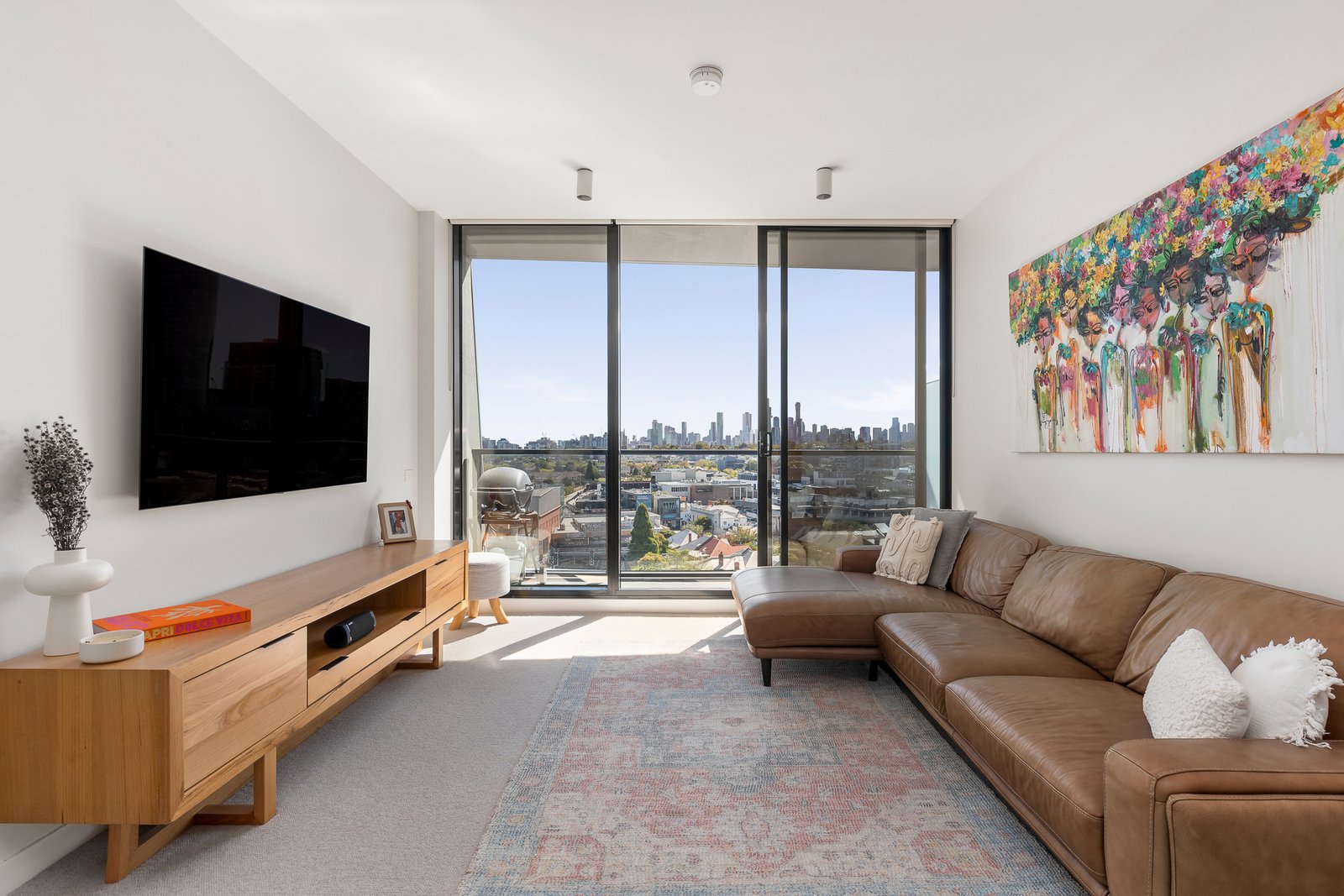901/1 Clara Street