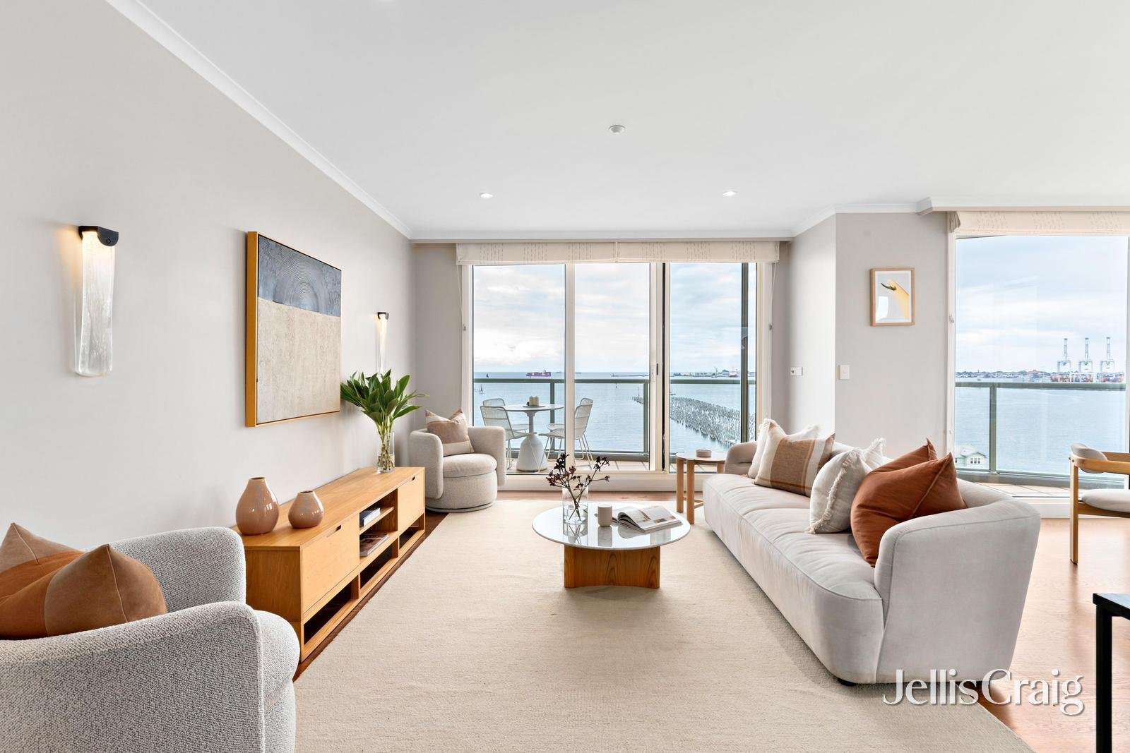 901/127 Beach Street, Port&nbsp;Melbourne image 2