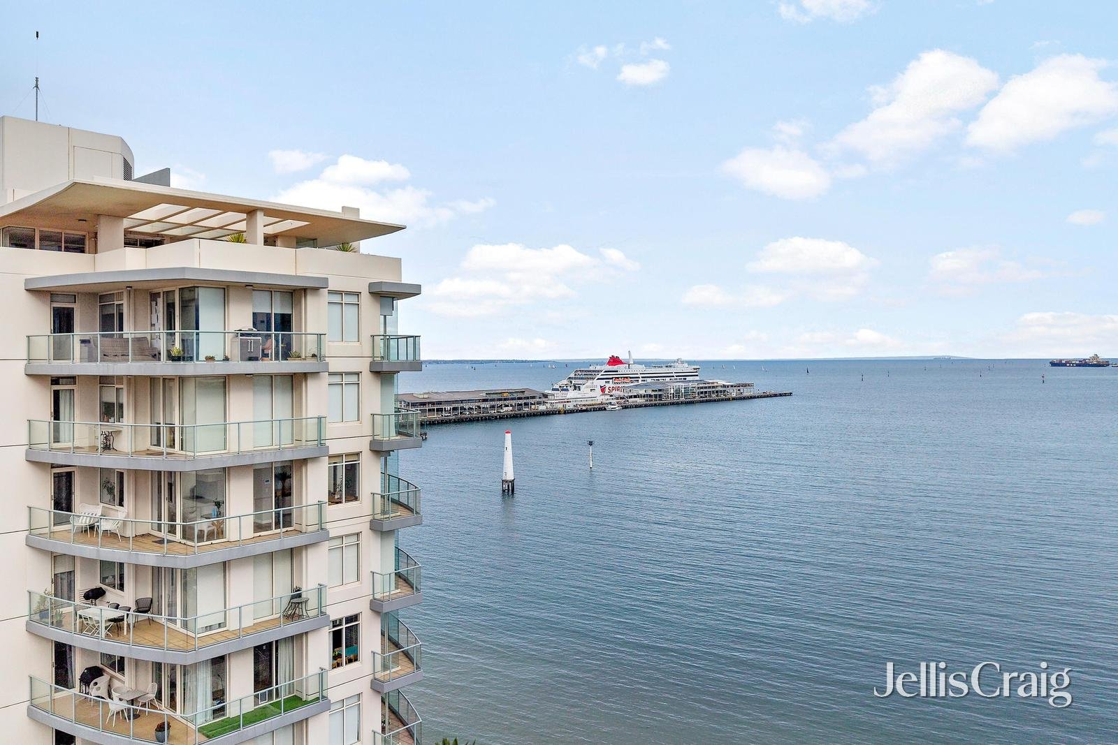 901/127 Beach Street, Port&nbsp;Melbourne image 3