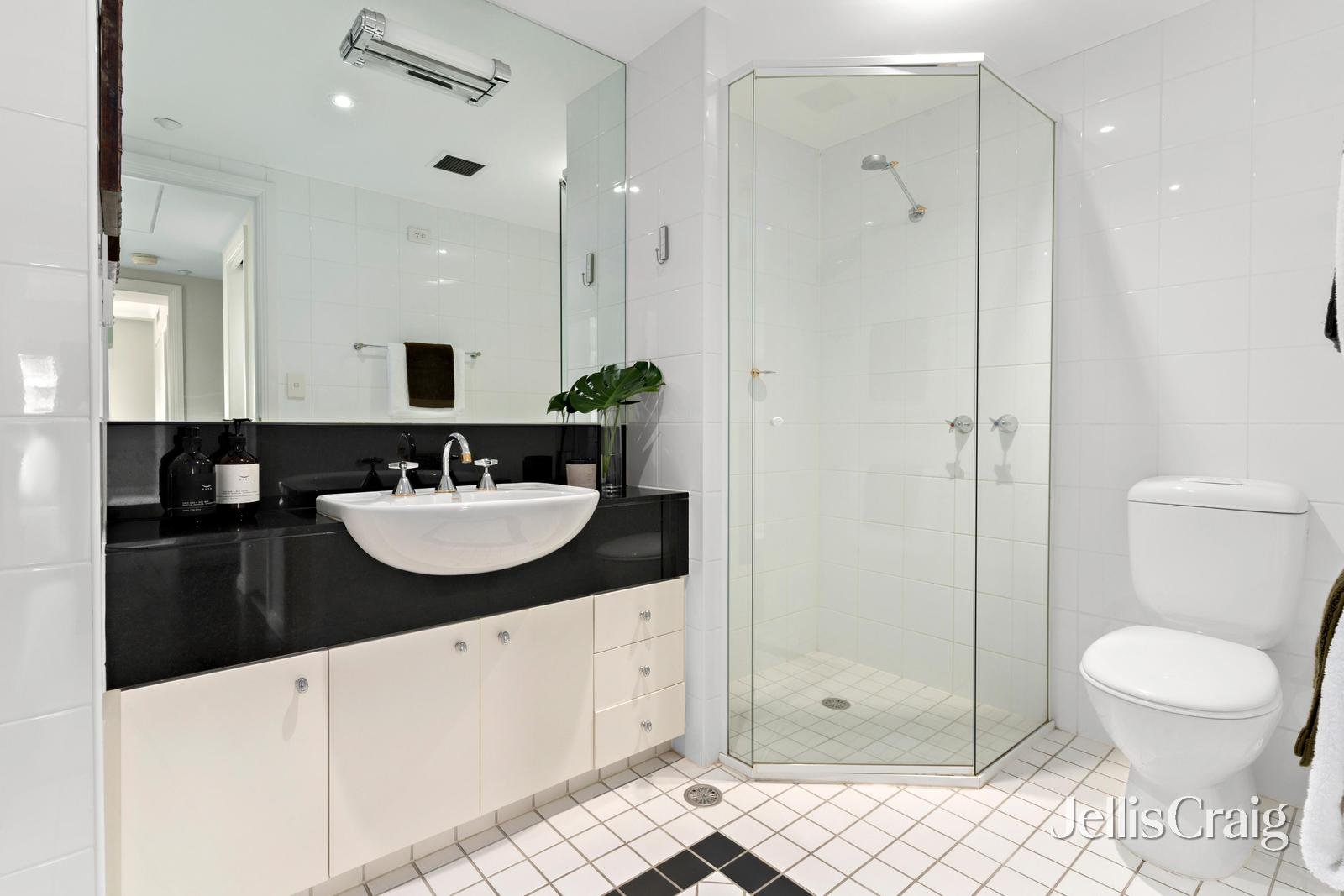 901/127 Beach Street, Port&nbsp;Melbourne image 10