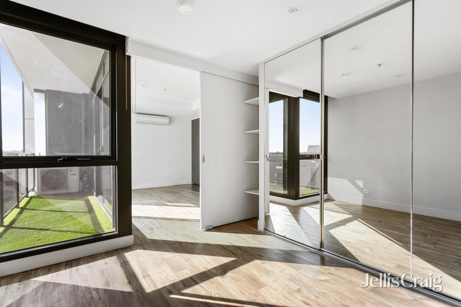 901/32 Bray Street, South Yarra image 4