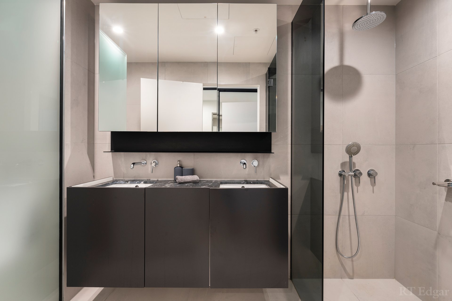 Property Gallery Thumbnail 8