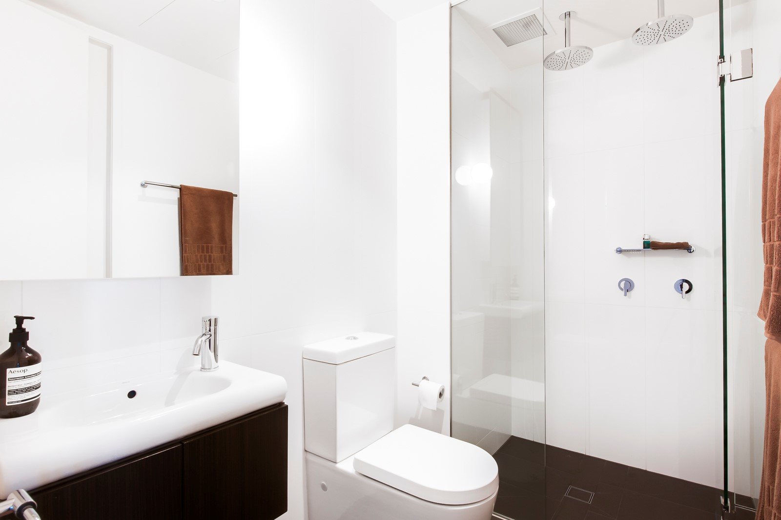 901/82 Flinders Street, Melbourne image 4