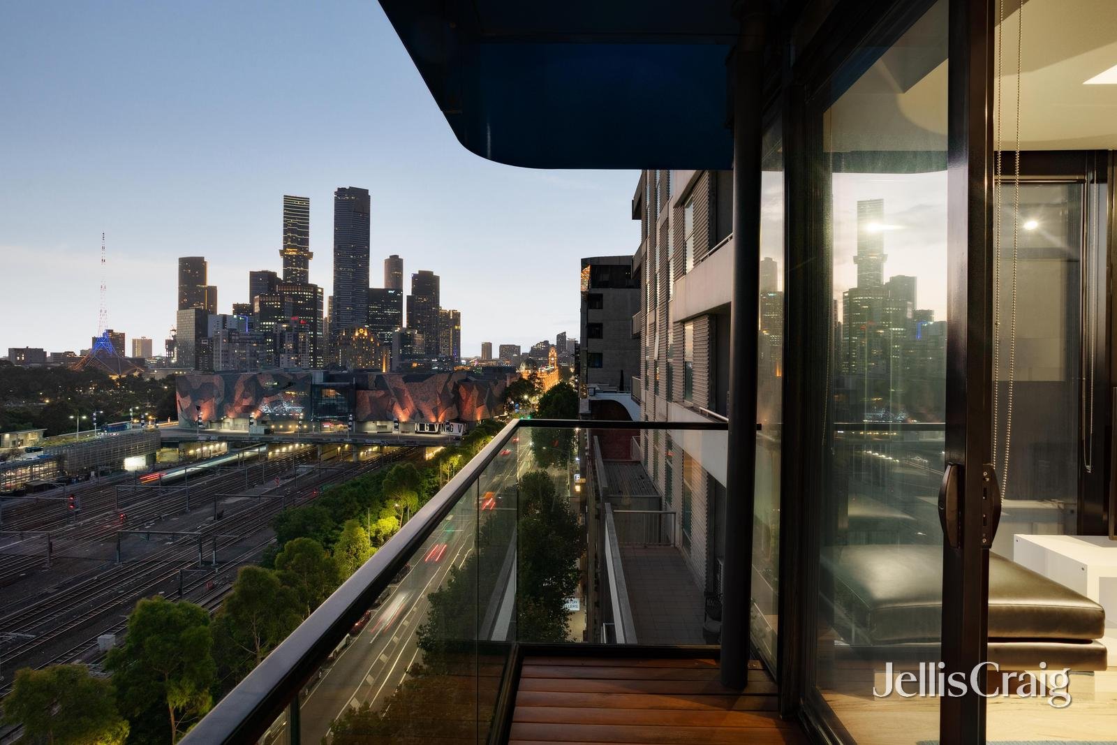 901/82 Flinders Street, Melbourne image 1