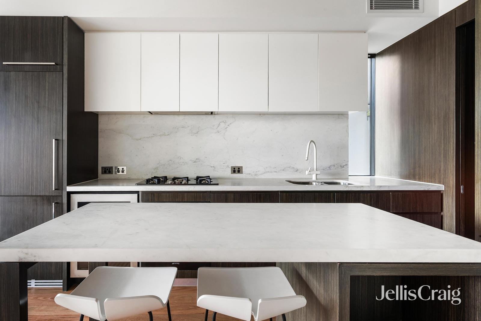 901/82 Flinders Street, Melbourne image 3