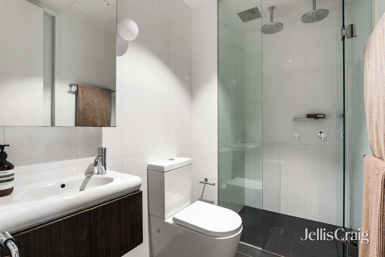 901/82 Flinders Street, Melbourne image 8