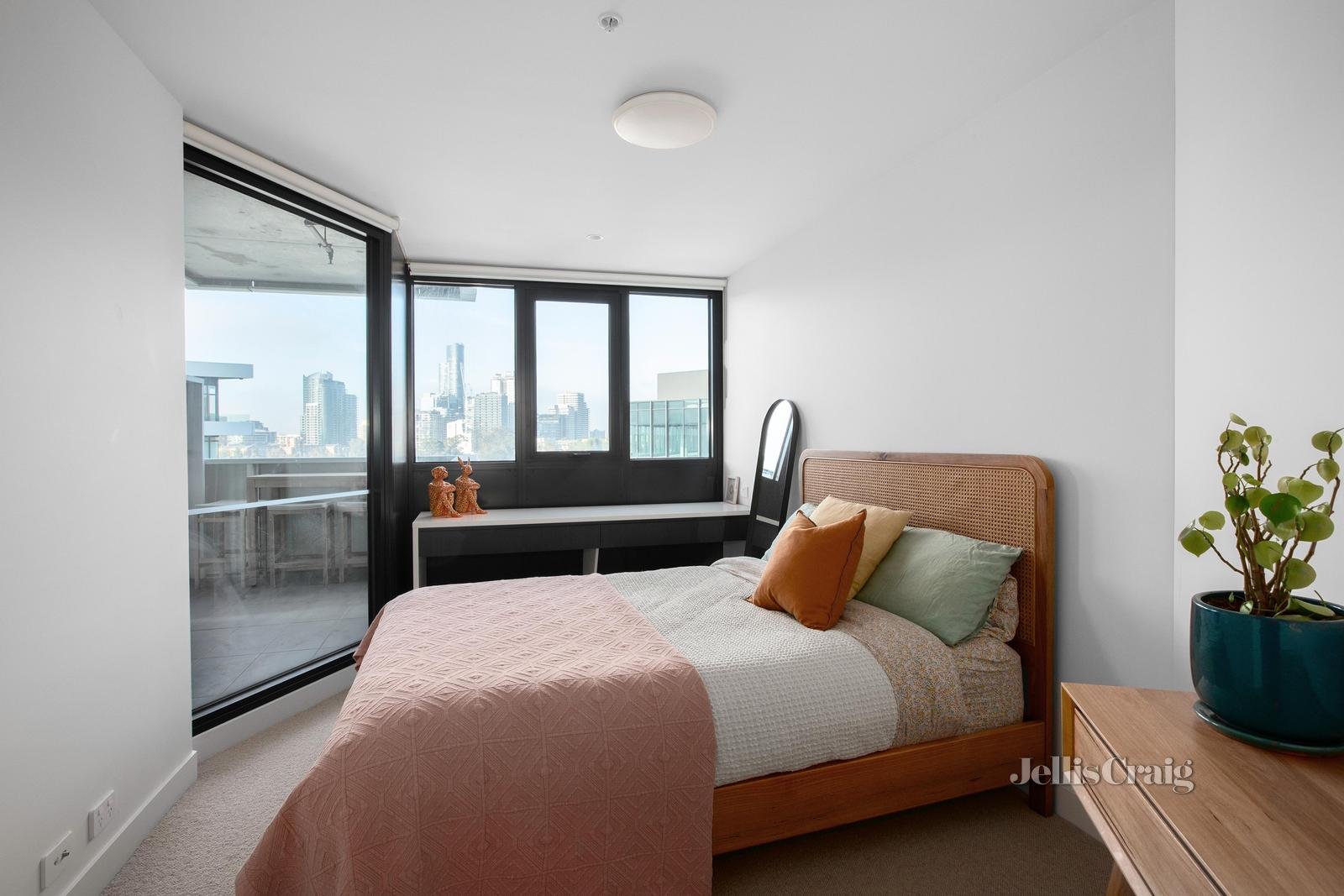 902/154 Cremorne Street, Cremorne image 4