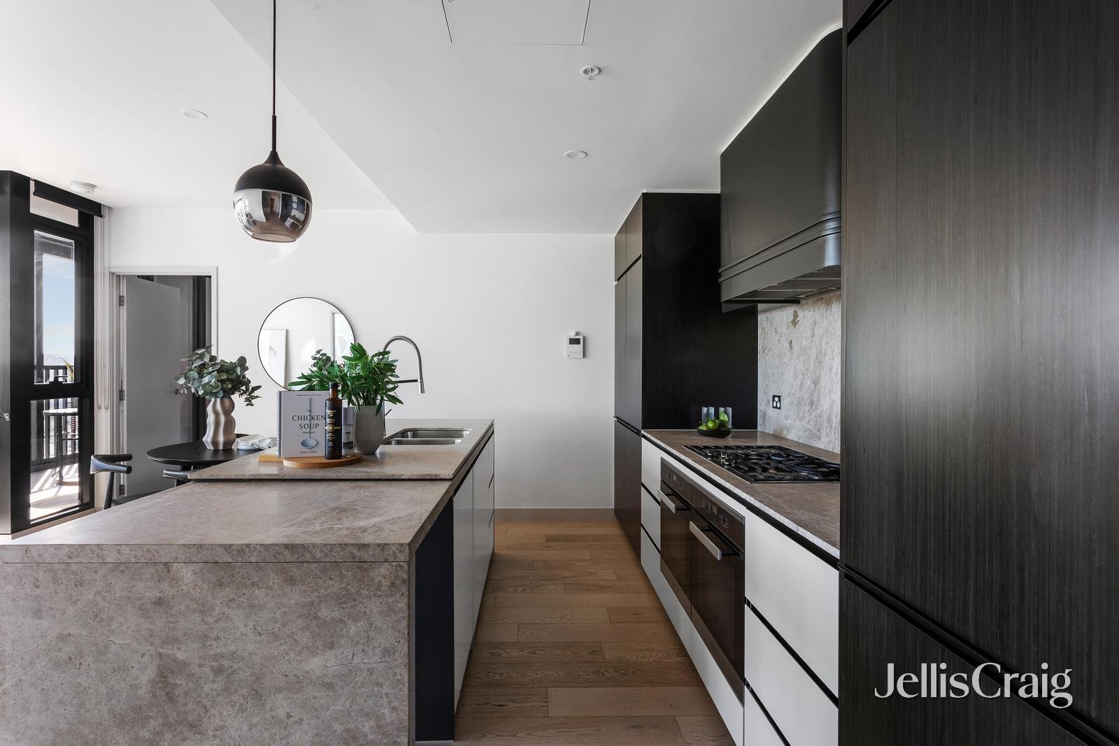 902/33 Judd Street, Richmond image 4