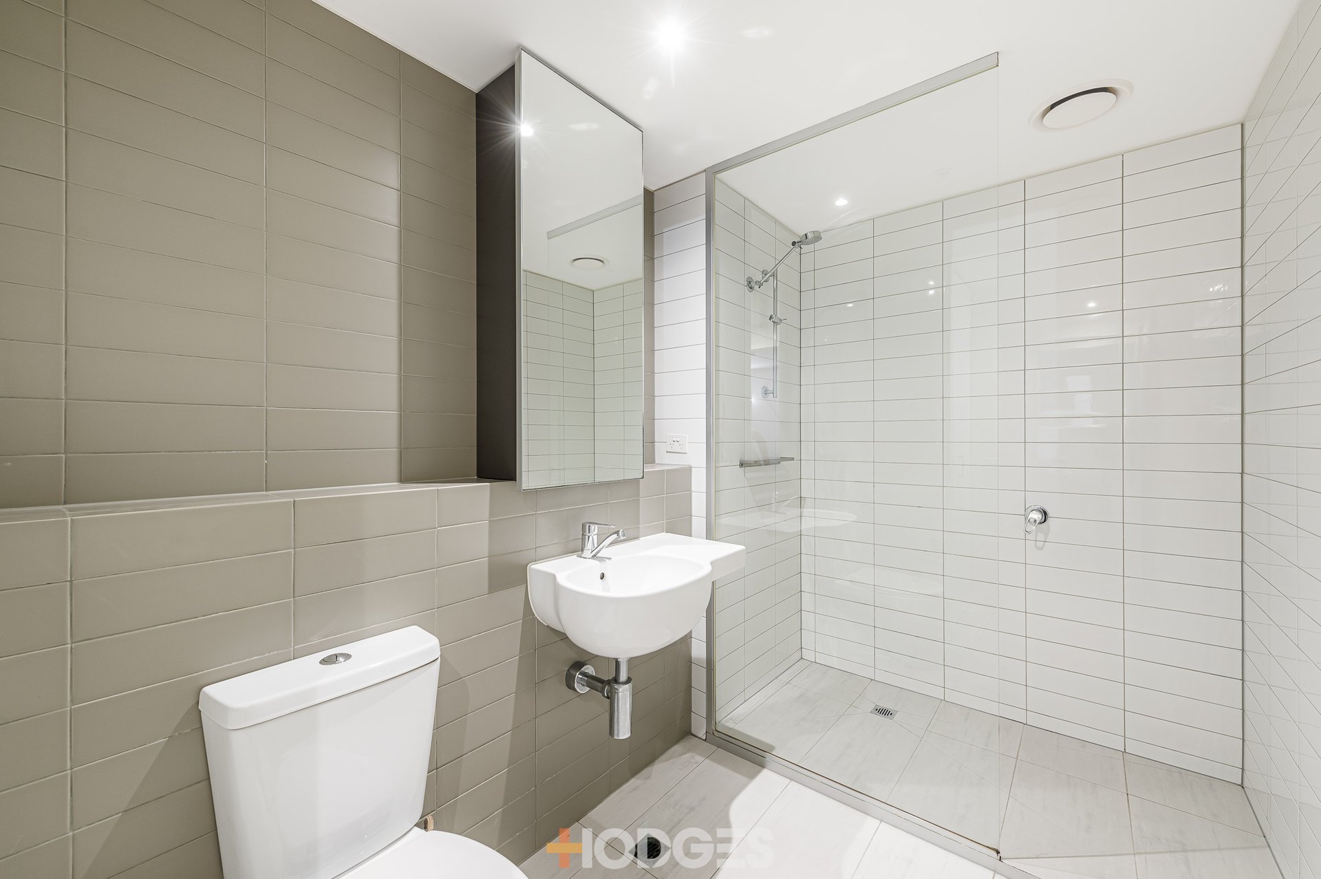 905 / 200 Spencer Street Melbourne