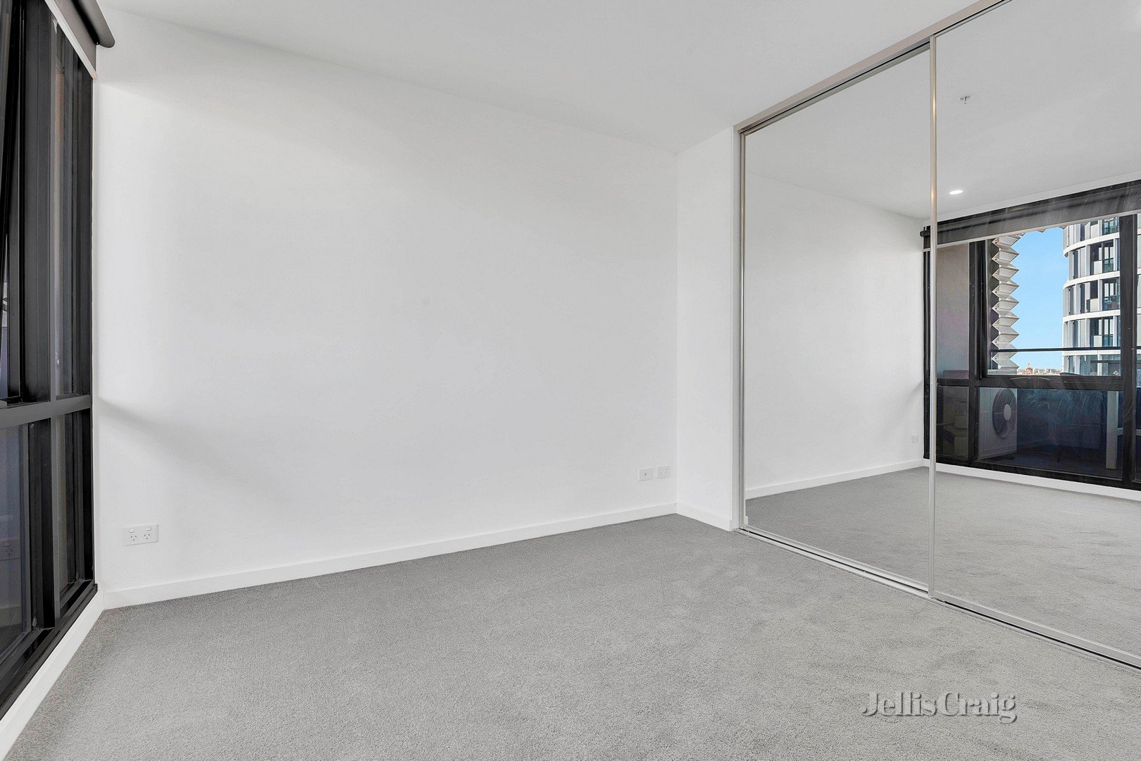 905/392 Spencer Street, West Melbourne image 6