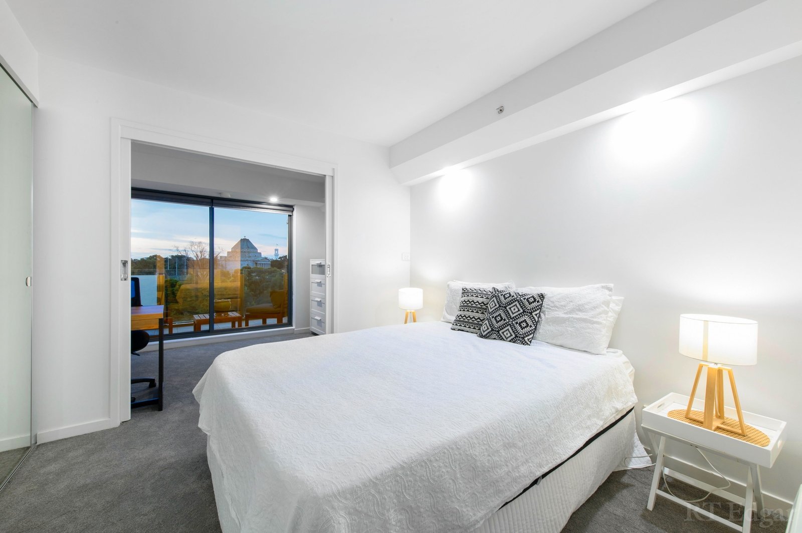 906/2-14 Albert Road, South Melbourne image 6