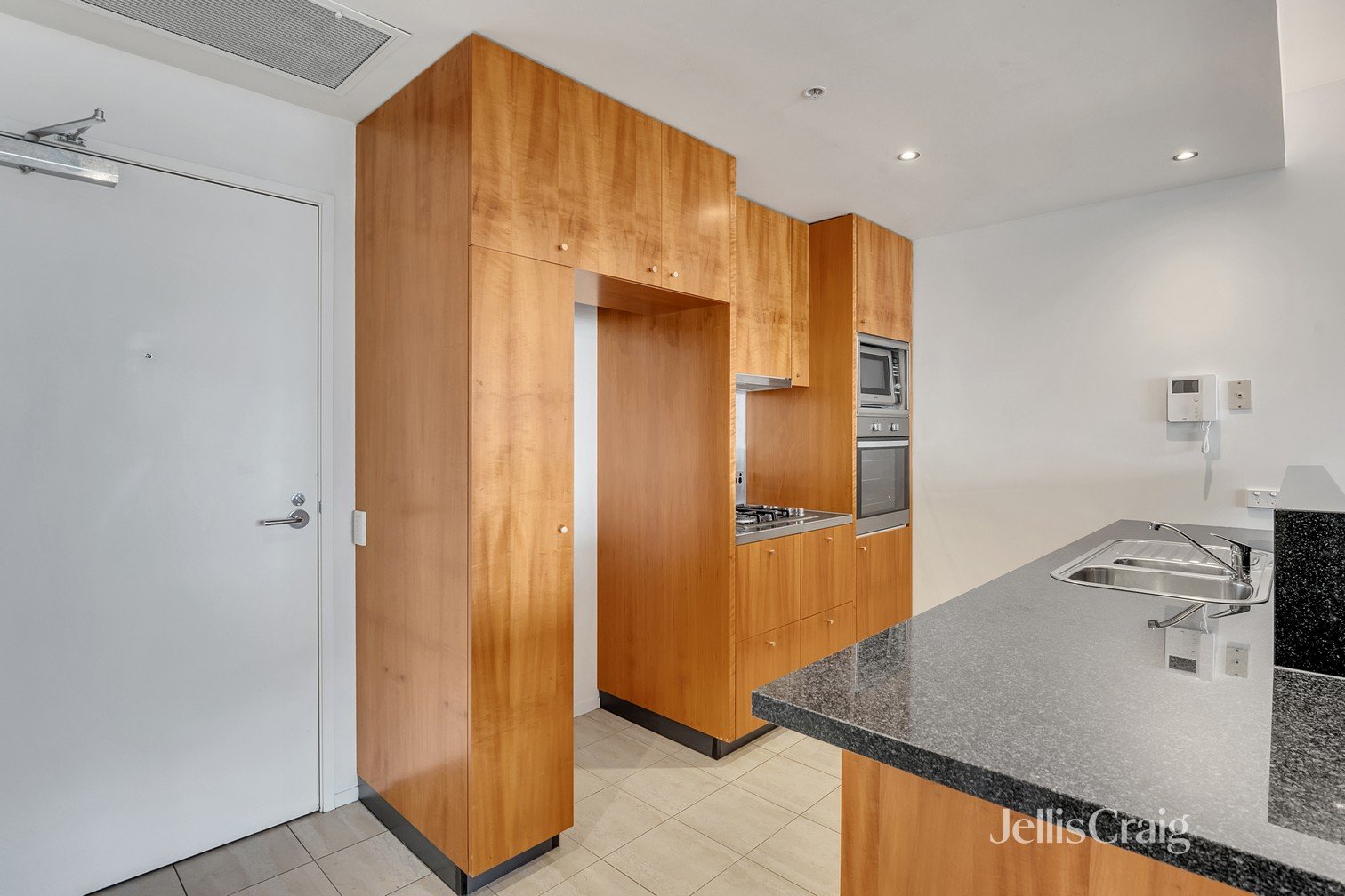906/668 Swanston Street, Carlton image 2