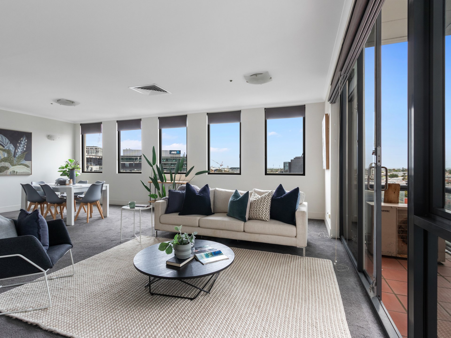 907/221 Sturt Street, Southbank image 1