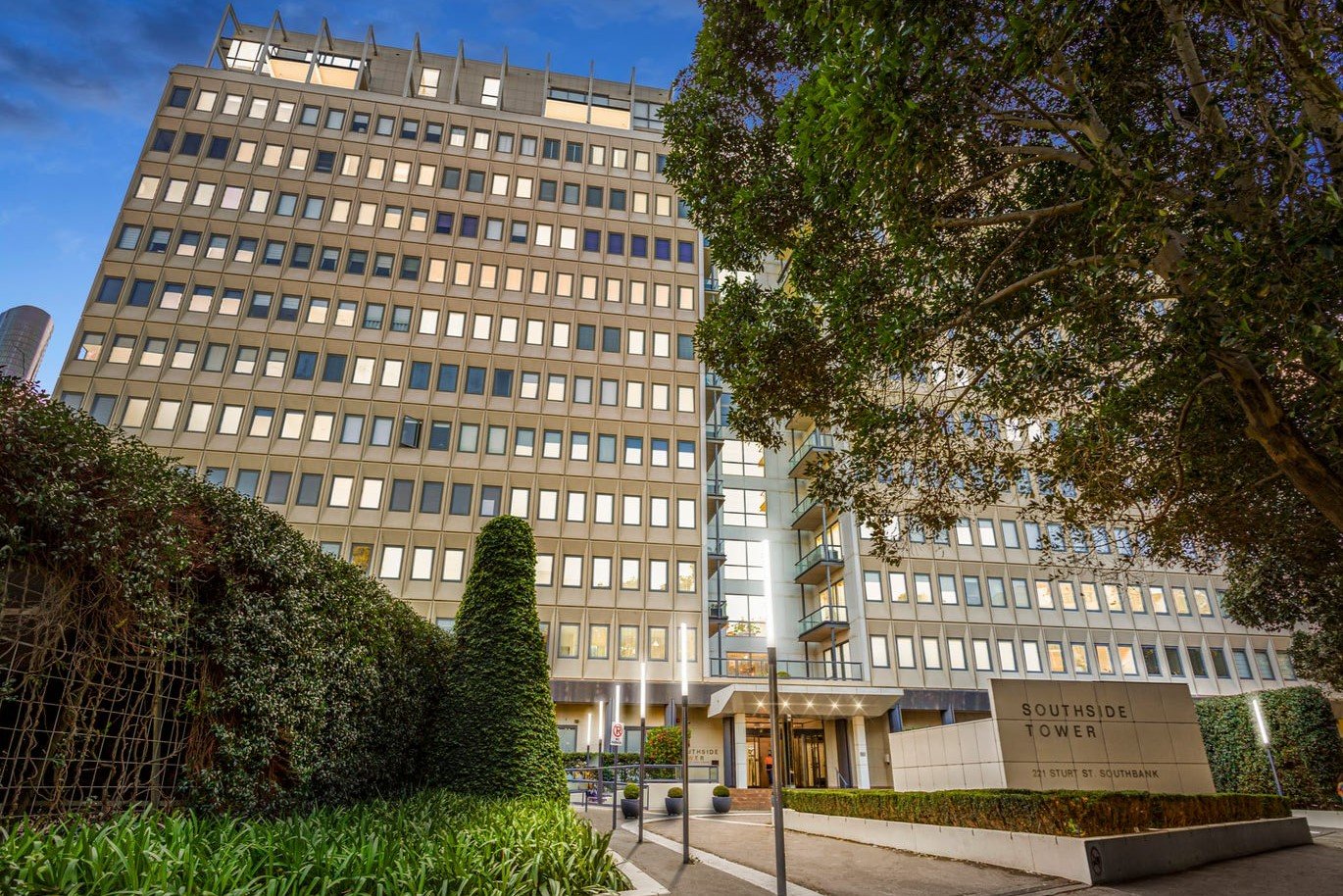 907/221 Sturt Street, Southbank image 13