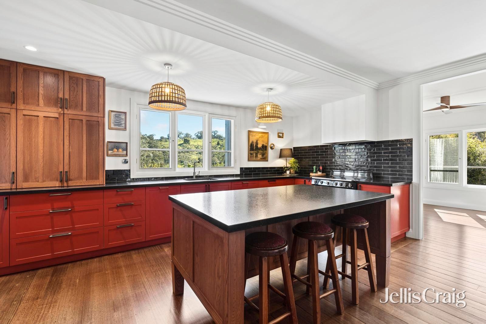 909 Vaughan Springs Road, Glenlyon image 4