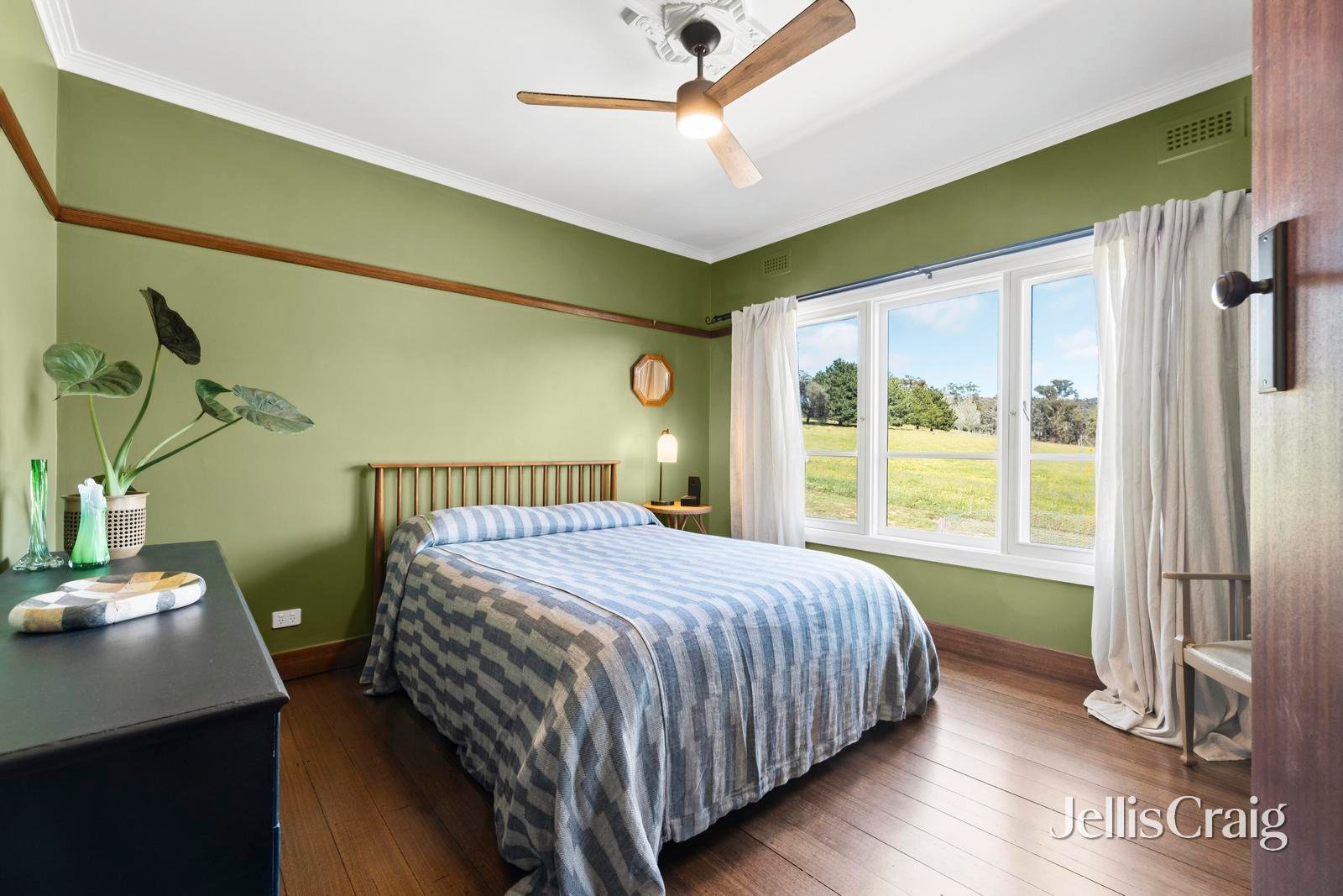 909 Vaughan Springs Road, Glenlyon image 10