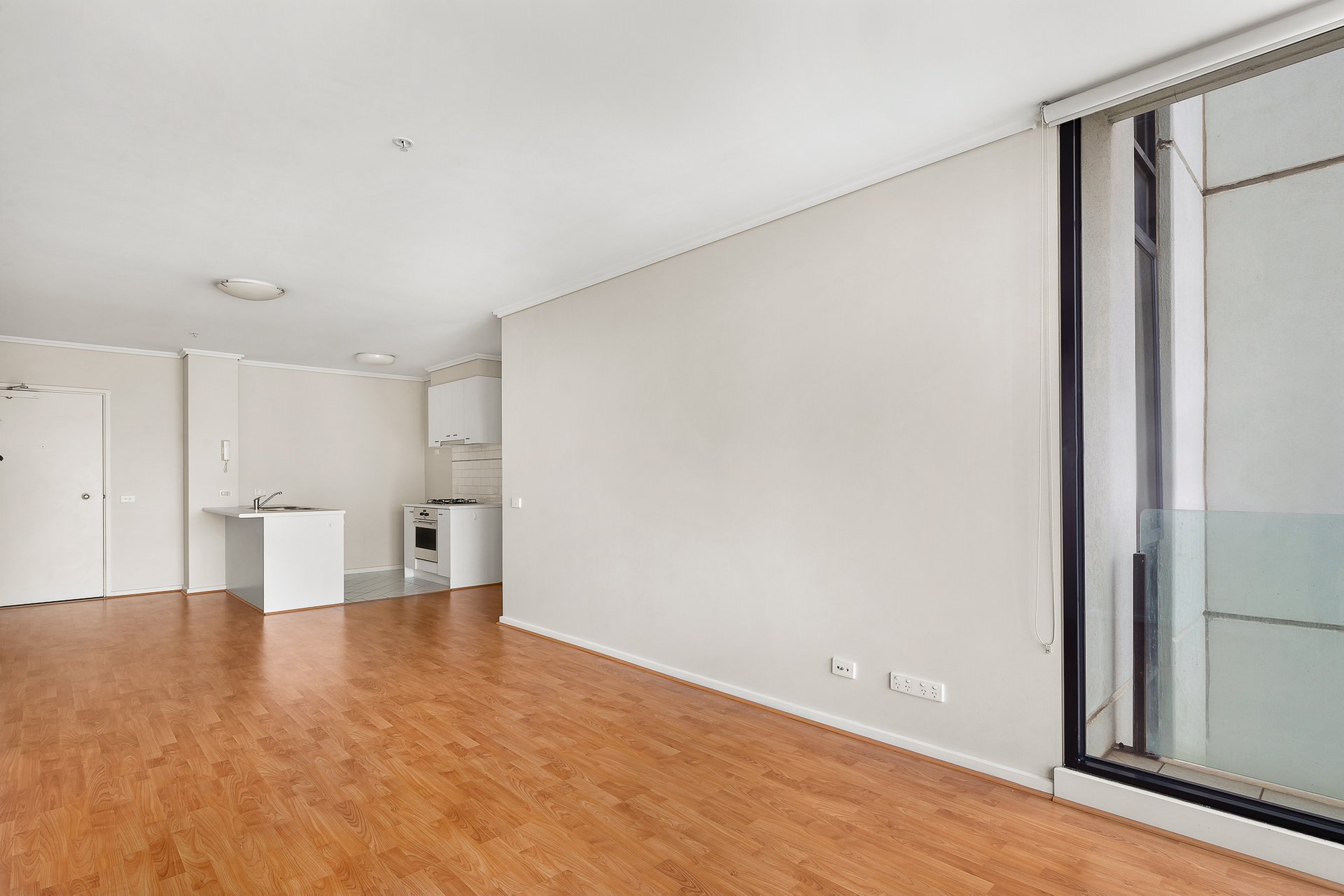 909/38 Bank Street, South Melbourne image 3